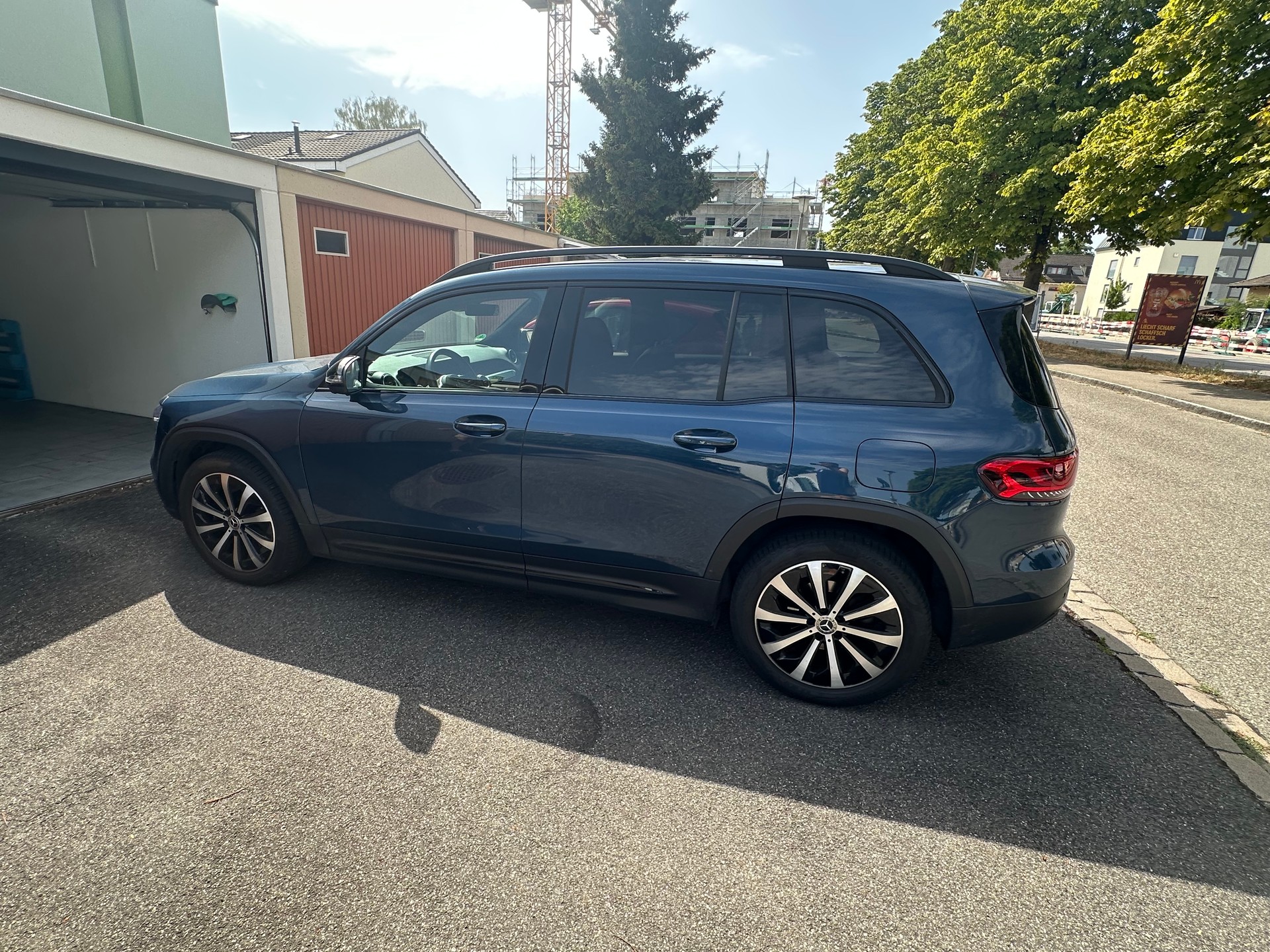 MERCEDES-BENZ GLB 200-image-0