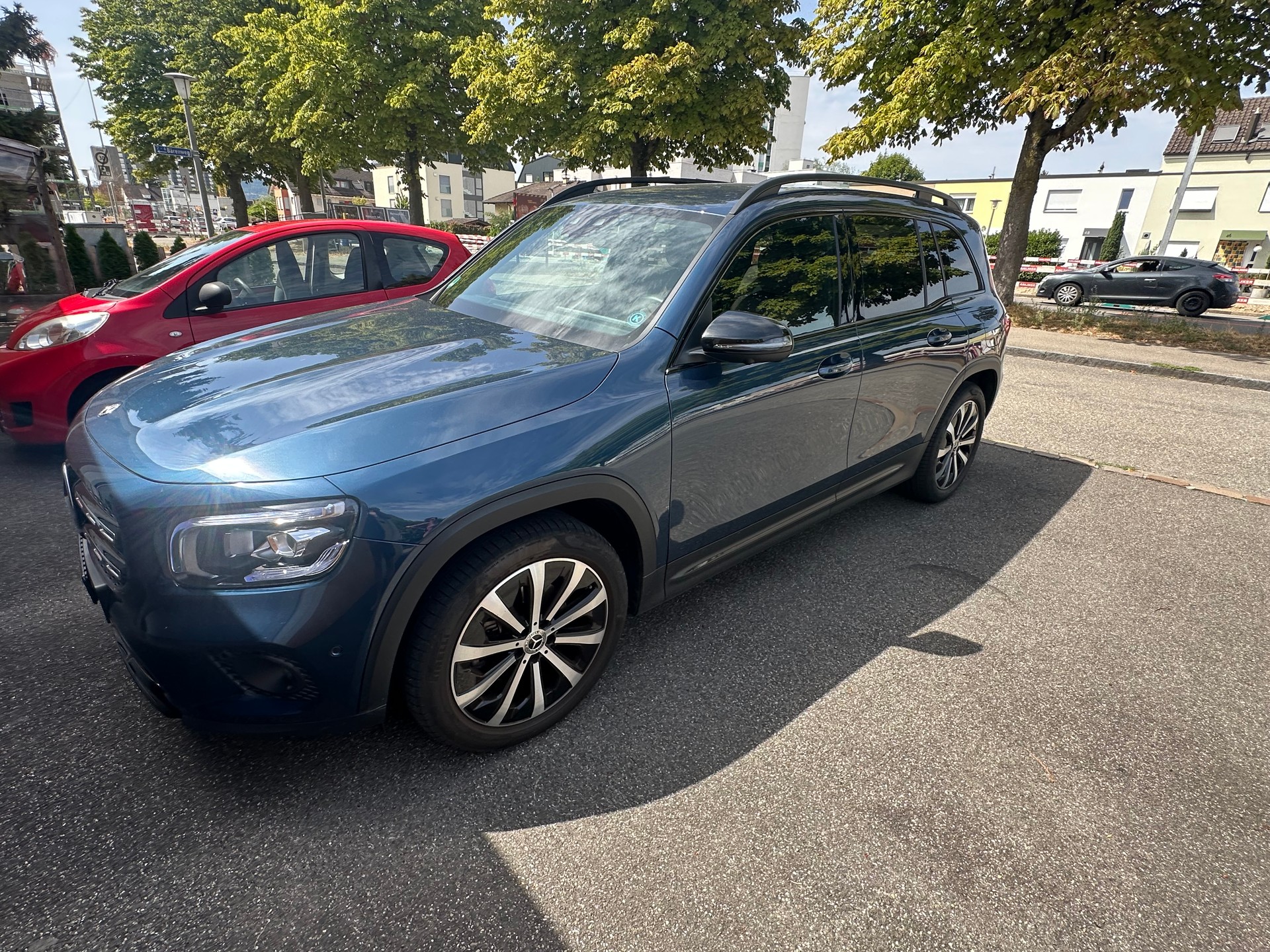 MERCEDES-BENZ GLB 200-image-2