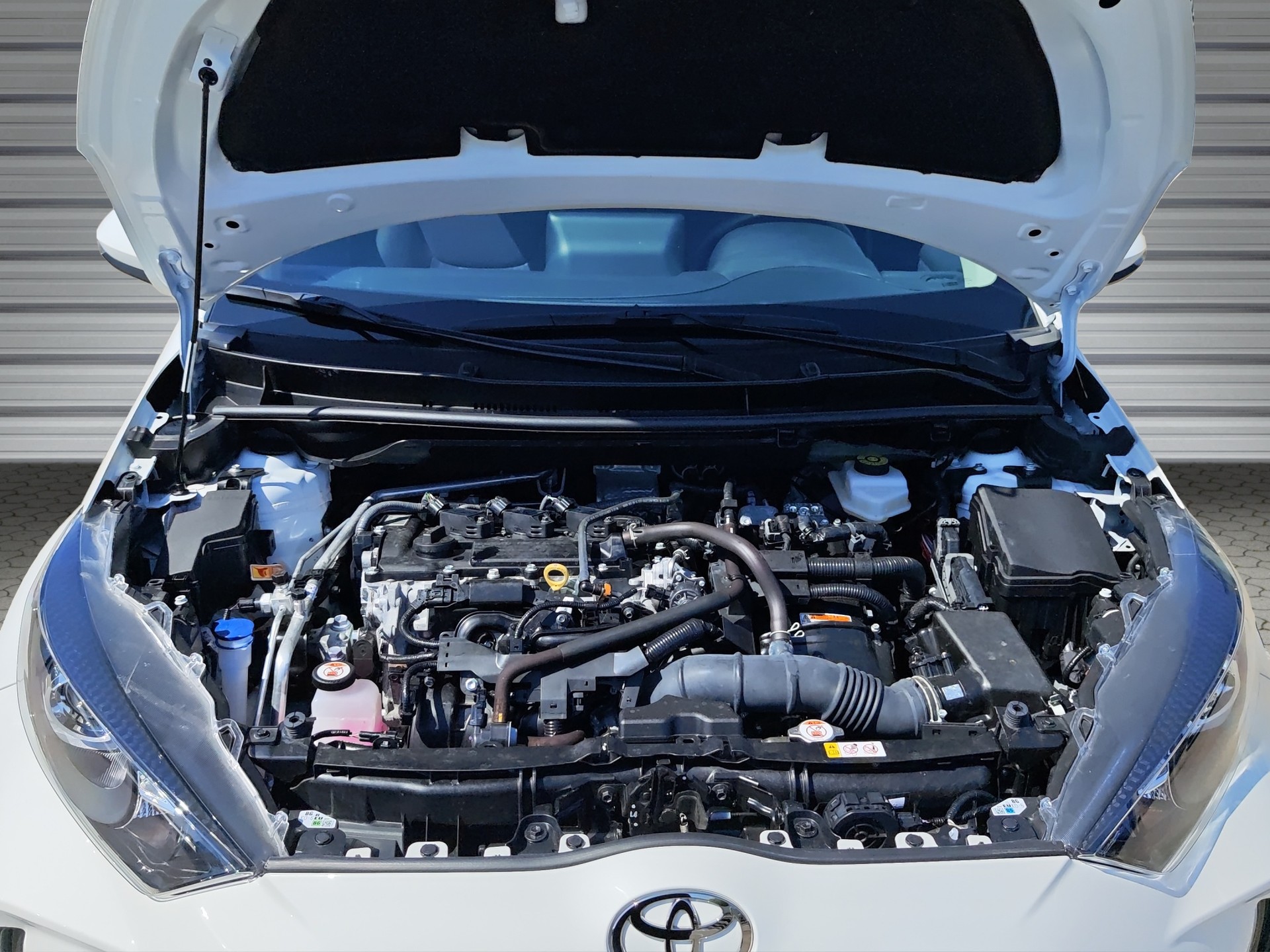 TOYOTA Yaris 1.5 Comfort e-CVT-image-14