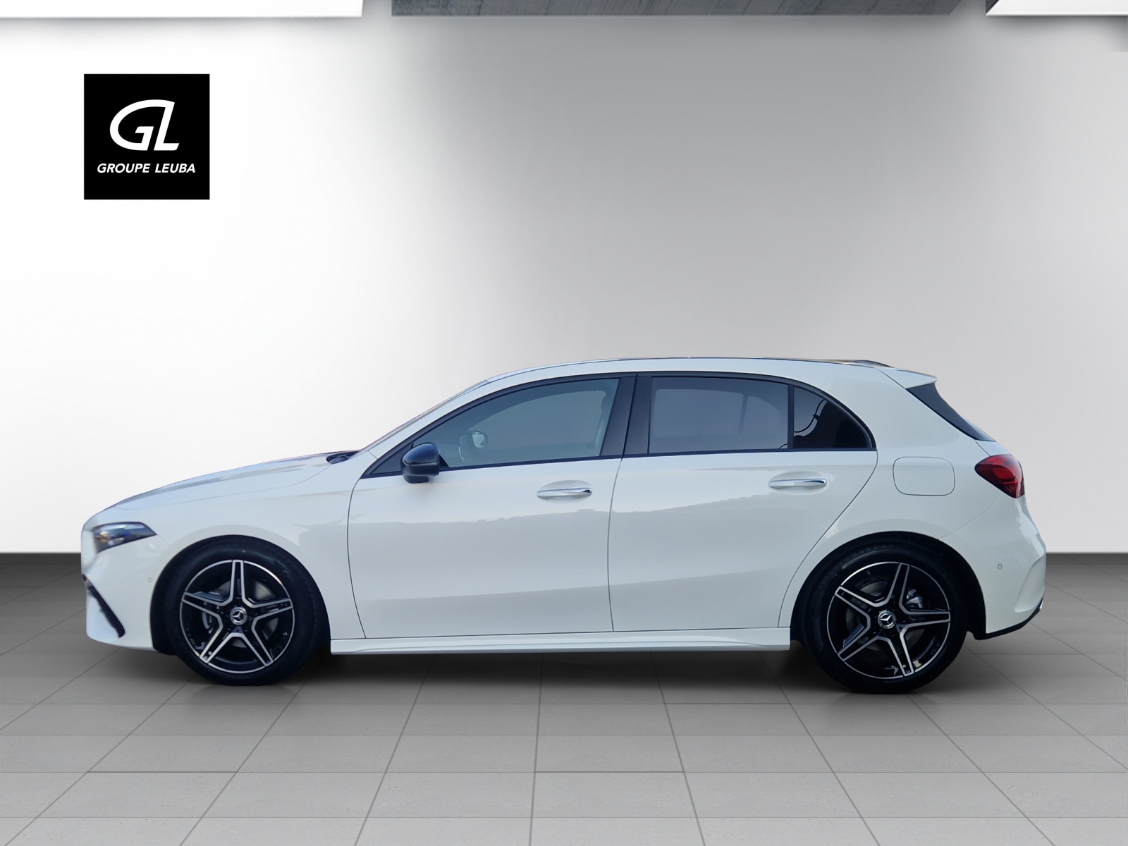 MERCEDES-BENZ A 200 Night Star 7G-DCT-image-2