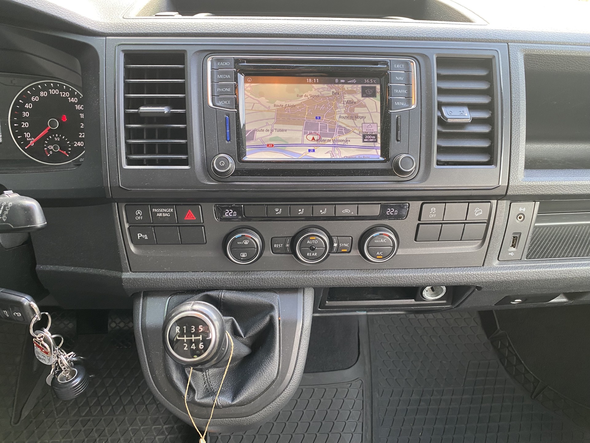 VW T6 California 2.0 TDI Beach 4Motion-image-18