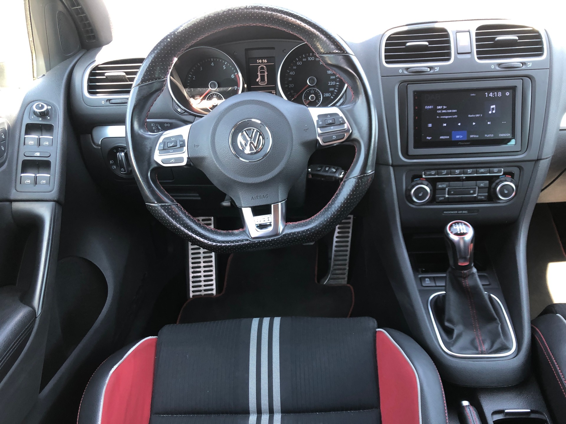 VW Golf 2.0 TSI GTI Adidas-image-6