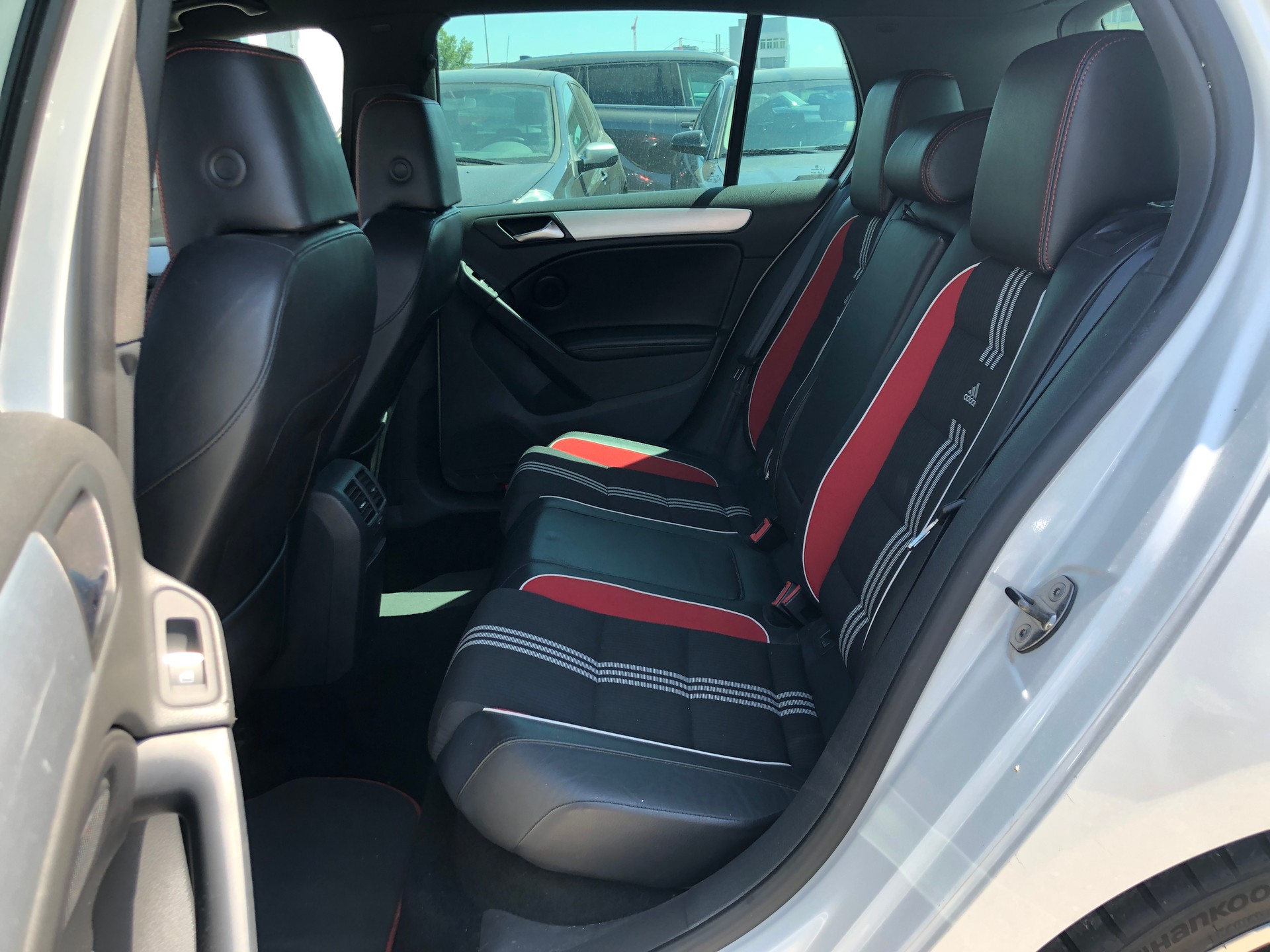 VW Golf 2.0 TSI GTI Adidas-image-10