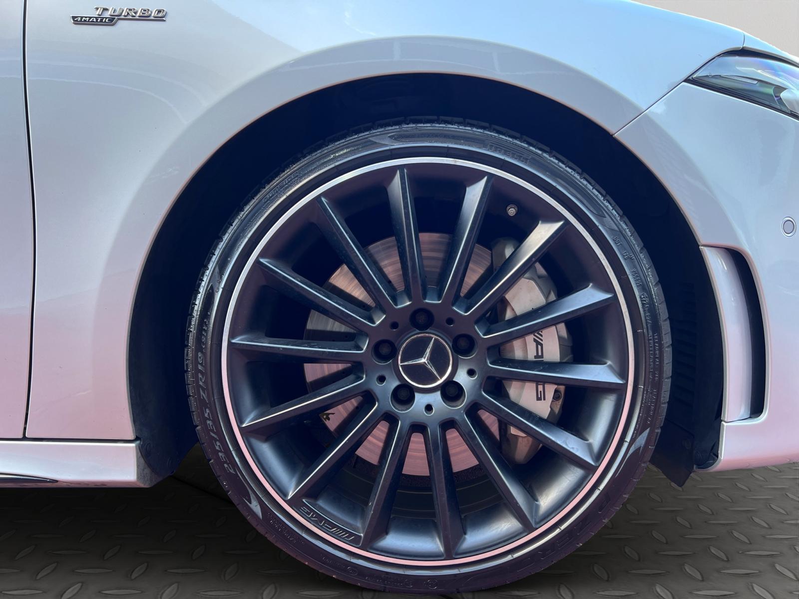 MERCEDES-BENZ A 35 AMG 4Matic Speedshift-image-10
