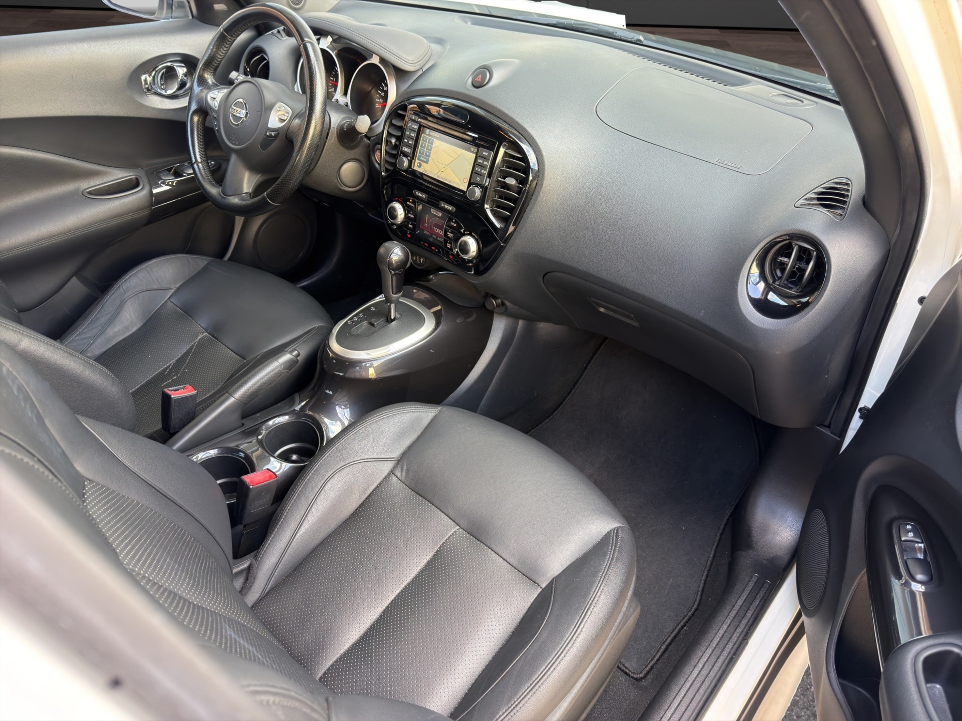 NISSAN Juke 1.6 DIG-T Swiss Edition 4x4 Xtronic M-CVT Frisch MFK&SERVICE-image-13