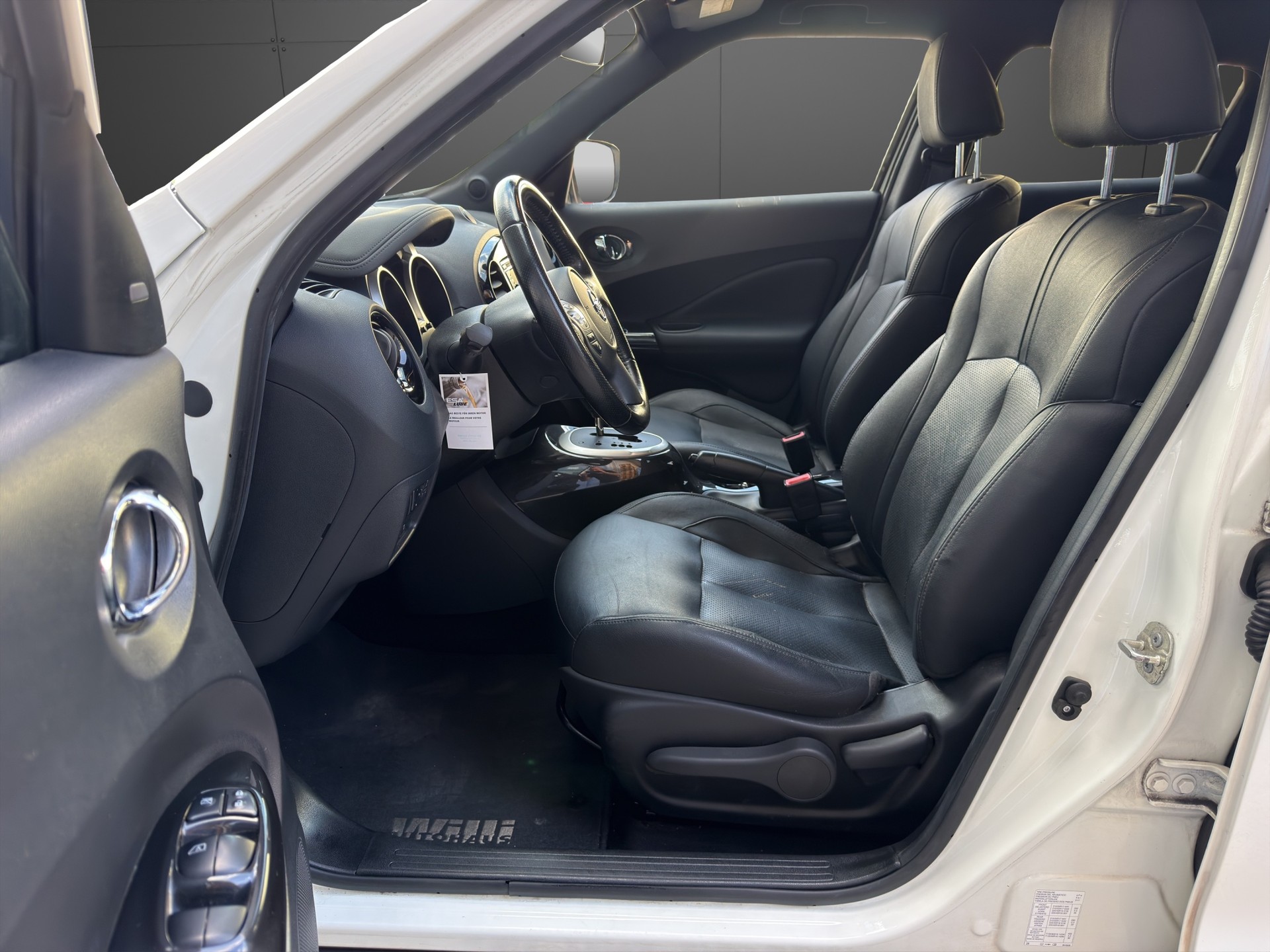 NISSAN Juke 1.6 DIG-T Swiss Edition 4x4 Xtronic M-CVT Frisch MFK&SERVICE-image-11