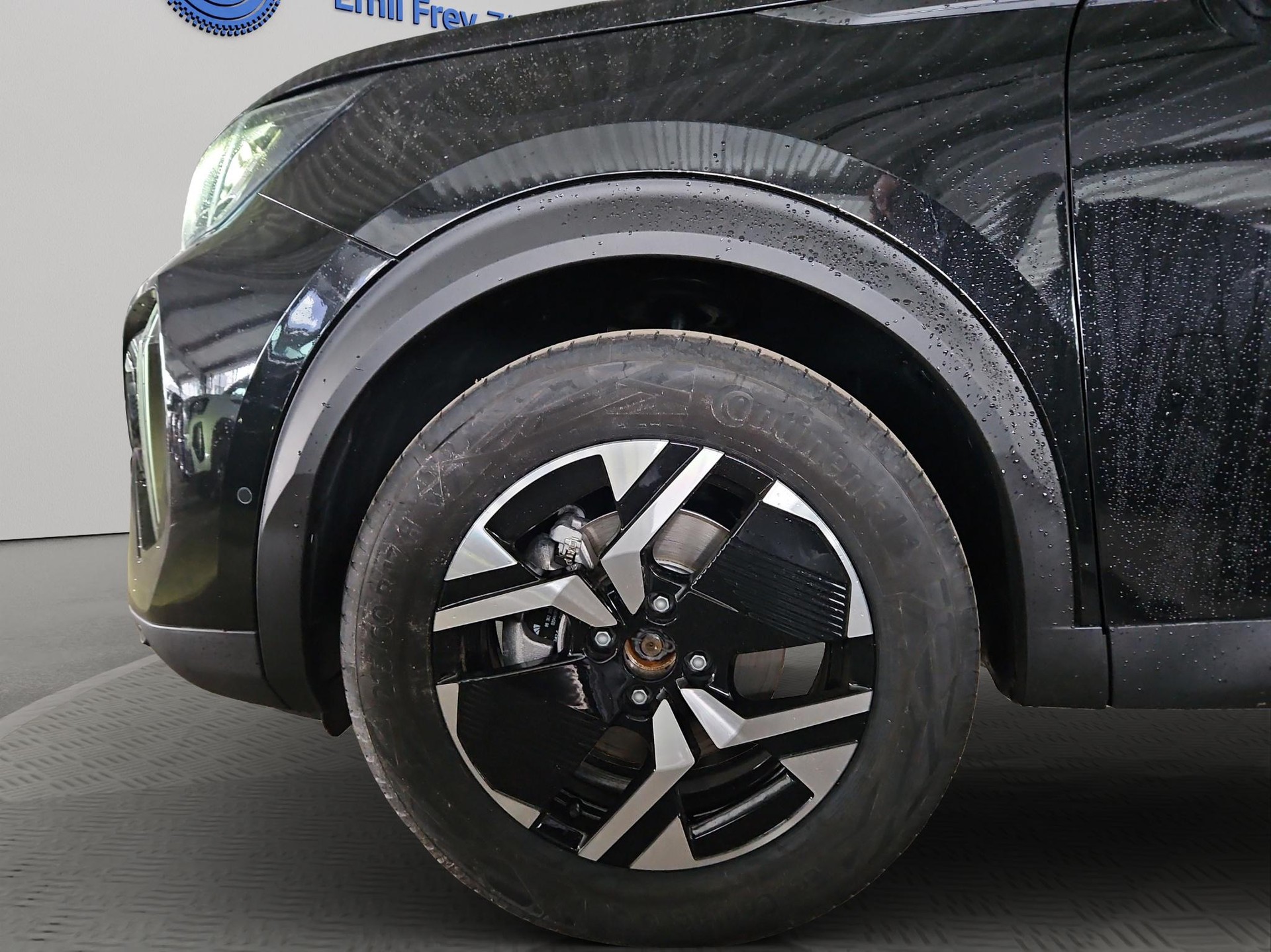 PEUGEOT 2008 1.2 Hybrid Allure Premium-image-10