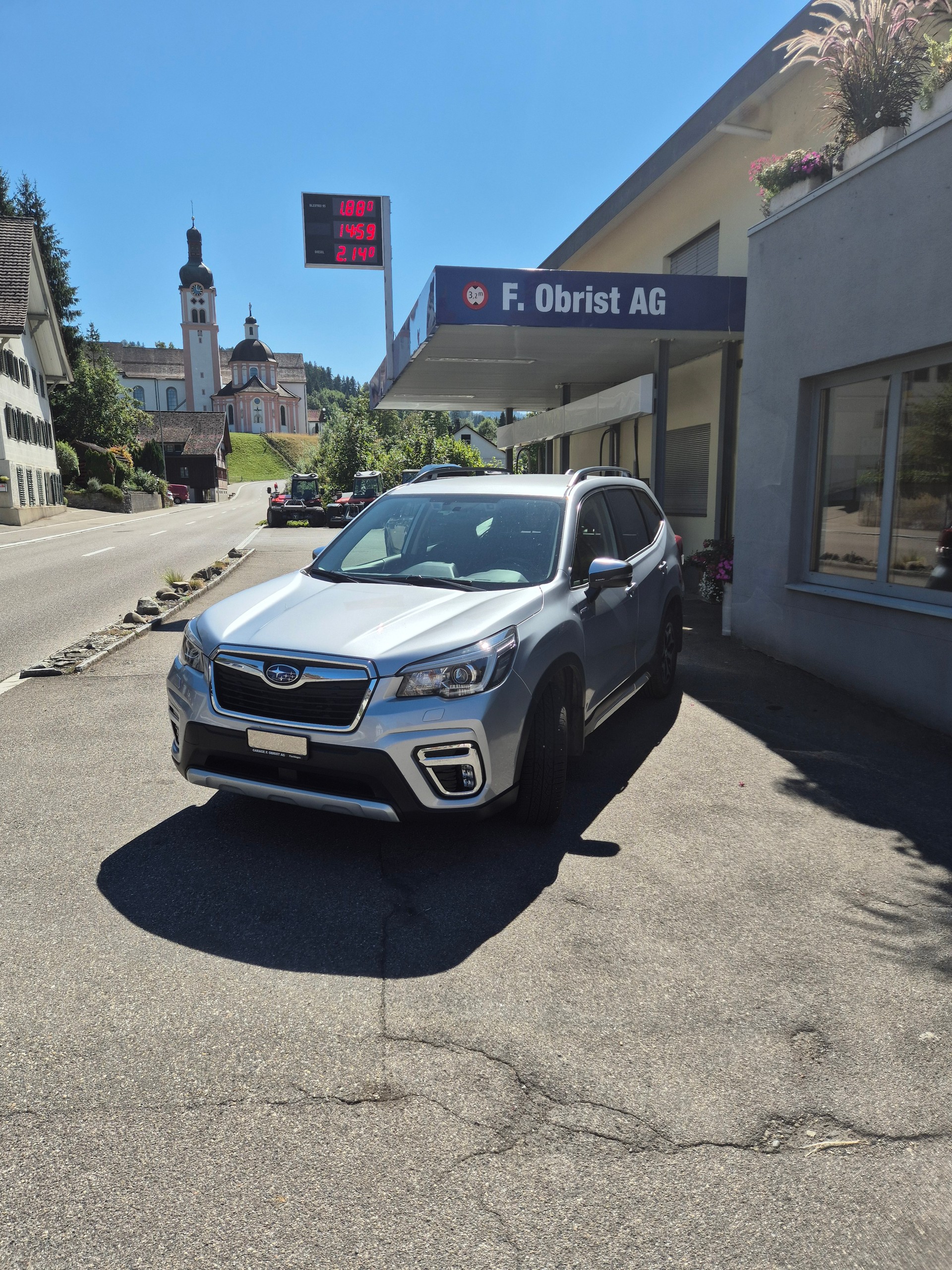 SUBARU Forester 2.0i e-Boxer Swiss Plus Lineartronic-image-2