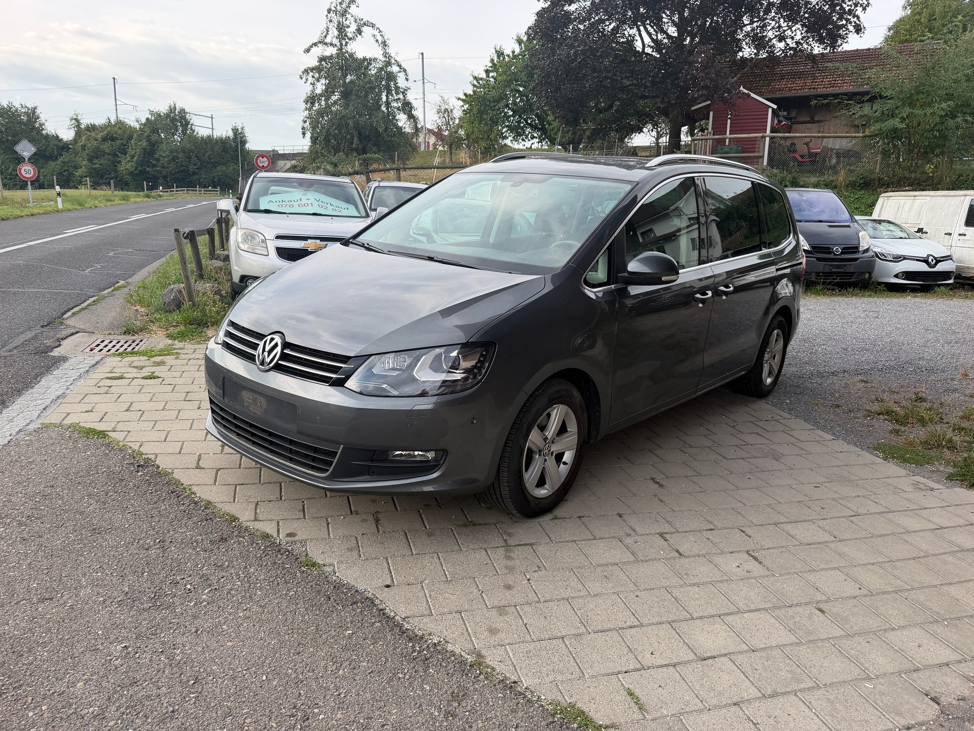VW Sharan 2.0 TSI Comfortline DSG-image-1