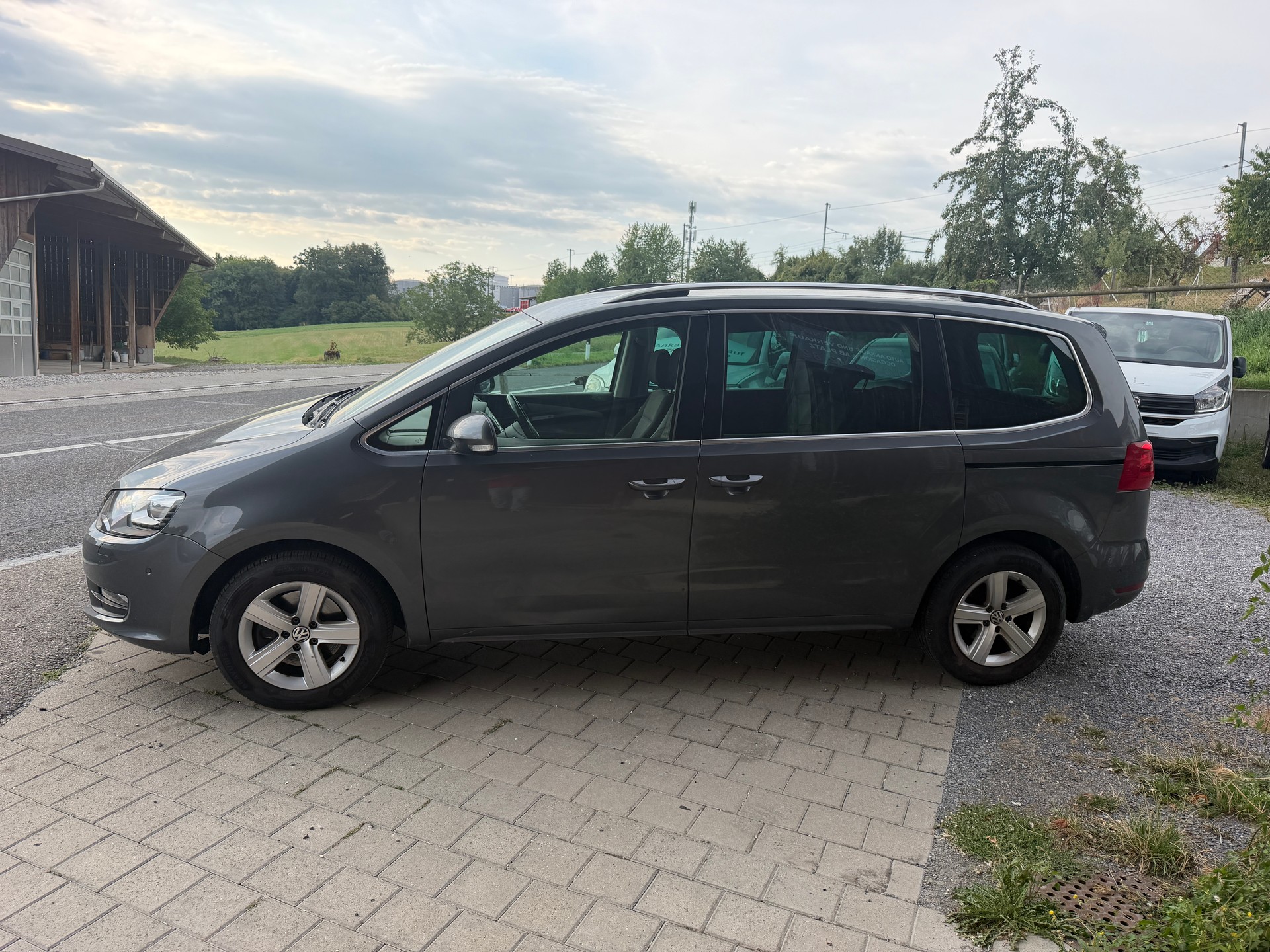VW Sharan 2.0 TSI Comfortline DSG-image-2