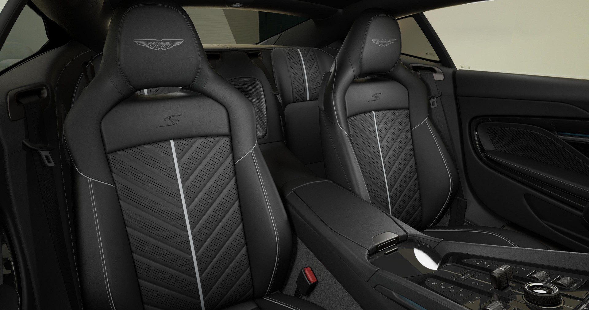 ASTON MARTIN DB12 Coupé 4.0 S V8 Bi-Turbo-showroom-element-3