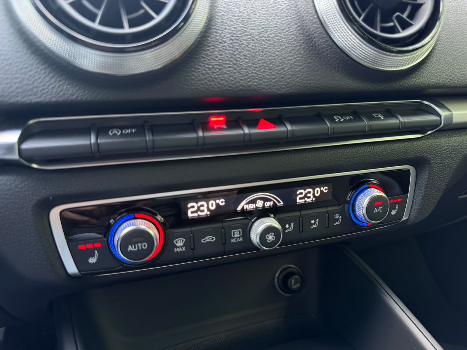 AUDI A3 Sportback 1.4 TFSI Sport S-tronic ultra-image-18