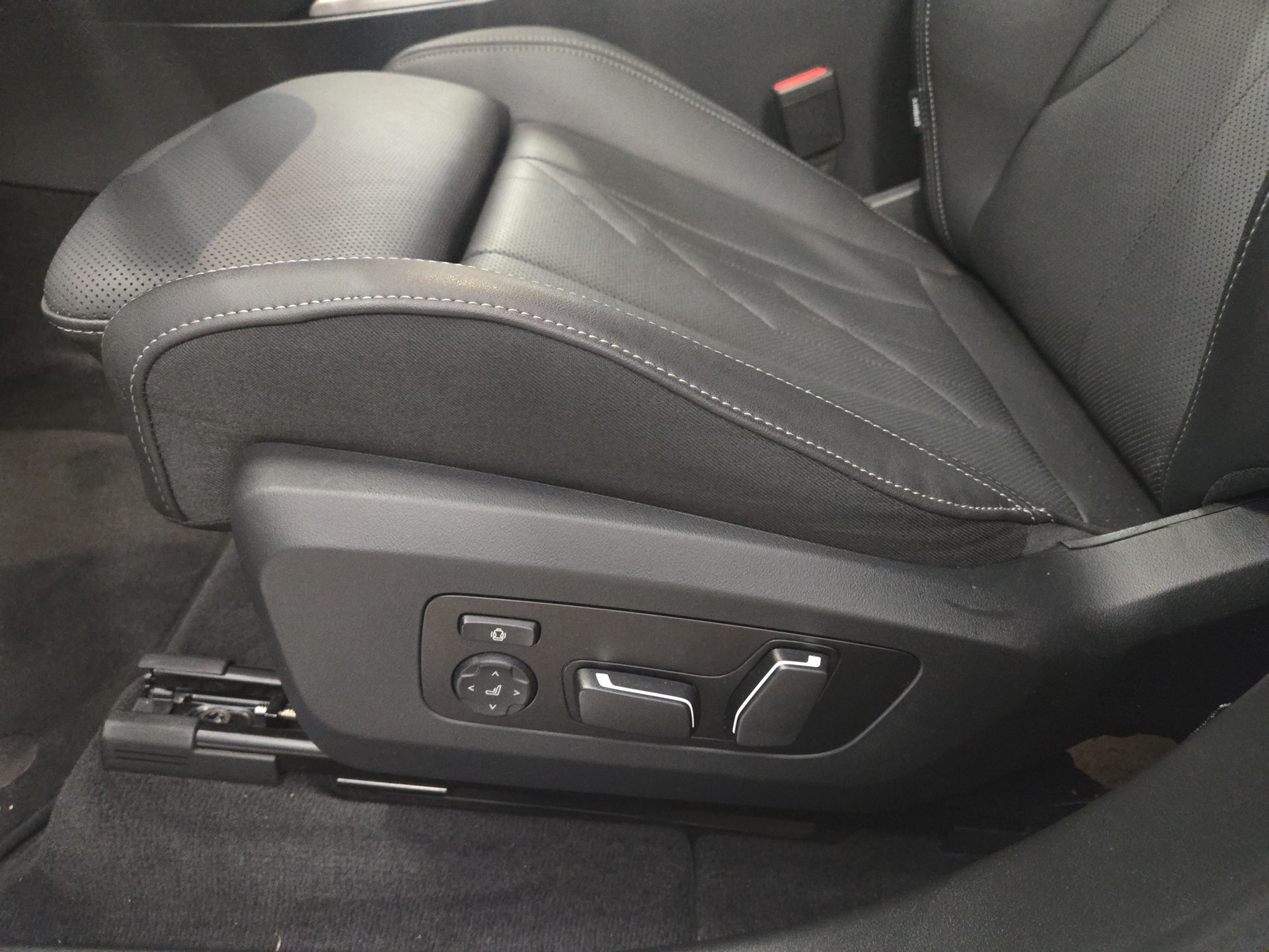 BMW X3 xDrive 48V 20d M Sport-image-18