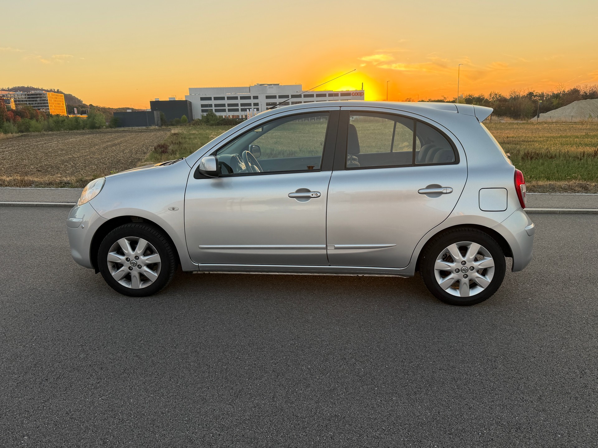 NISSAN Micra 1.2 DIG-S tekna CVT-image-4