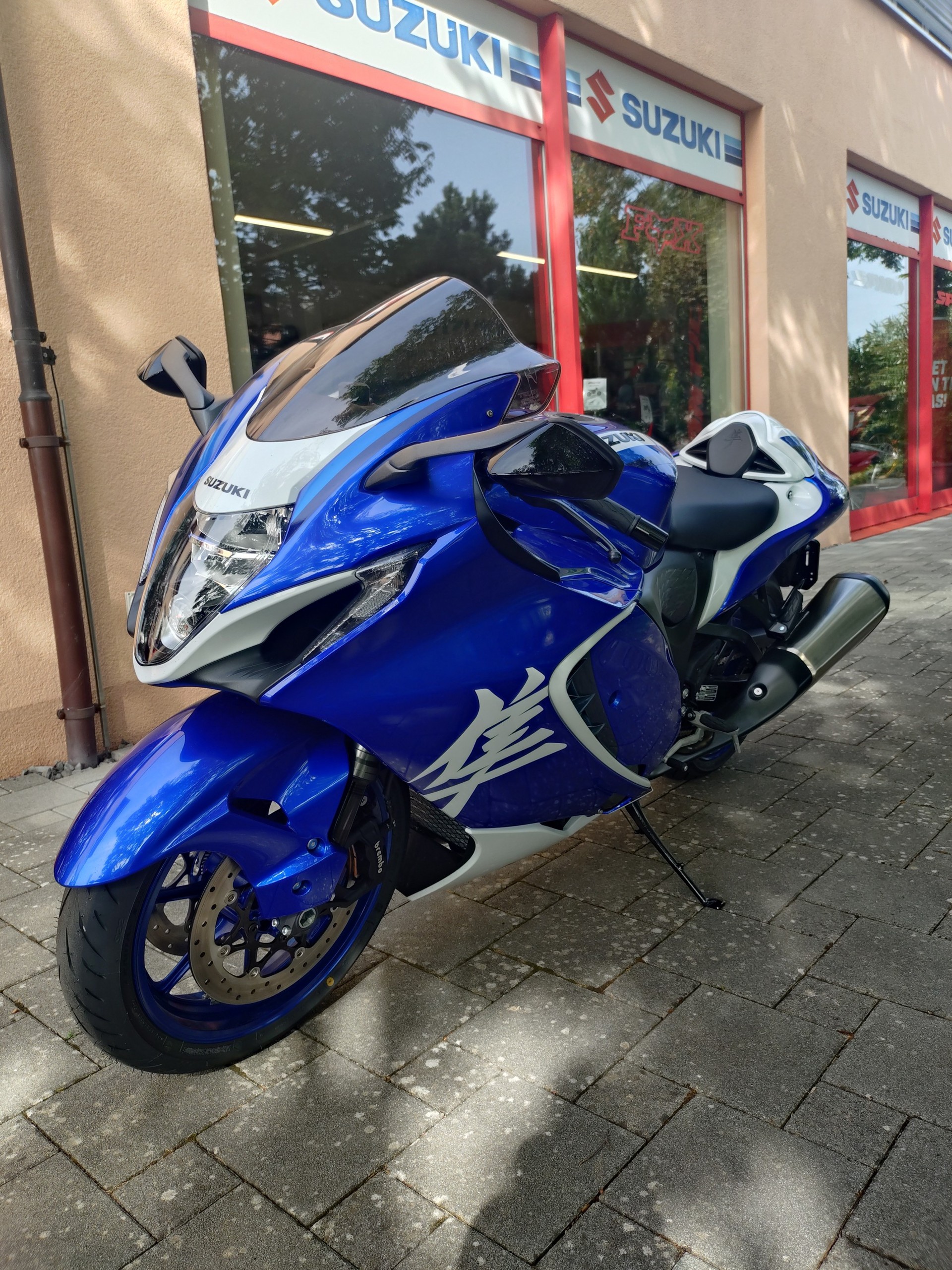 SUZUKI GSX 1300R Hayabusa-image-2