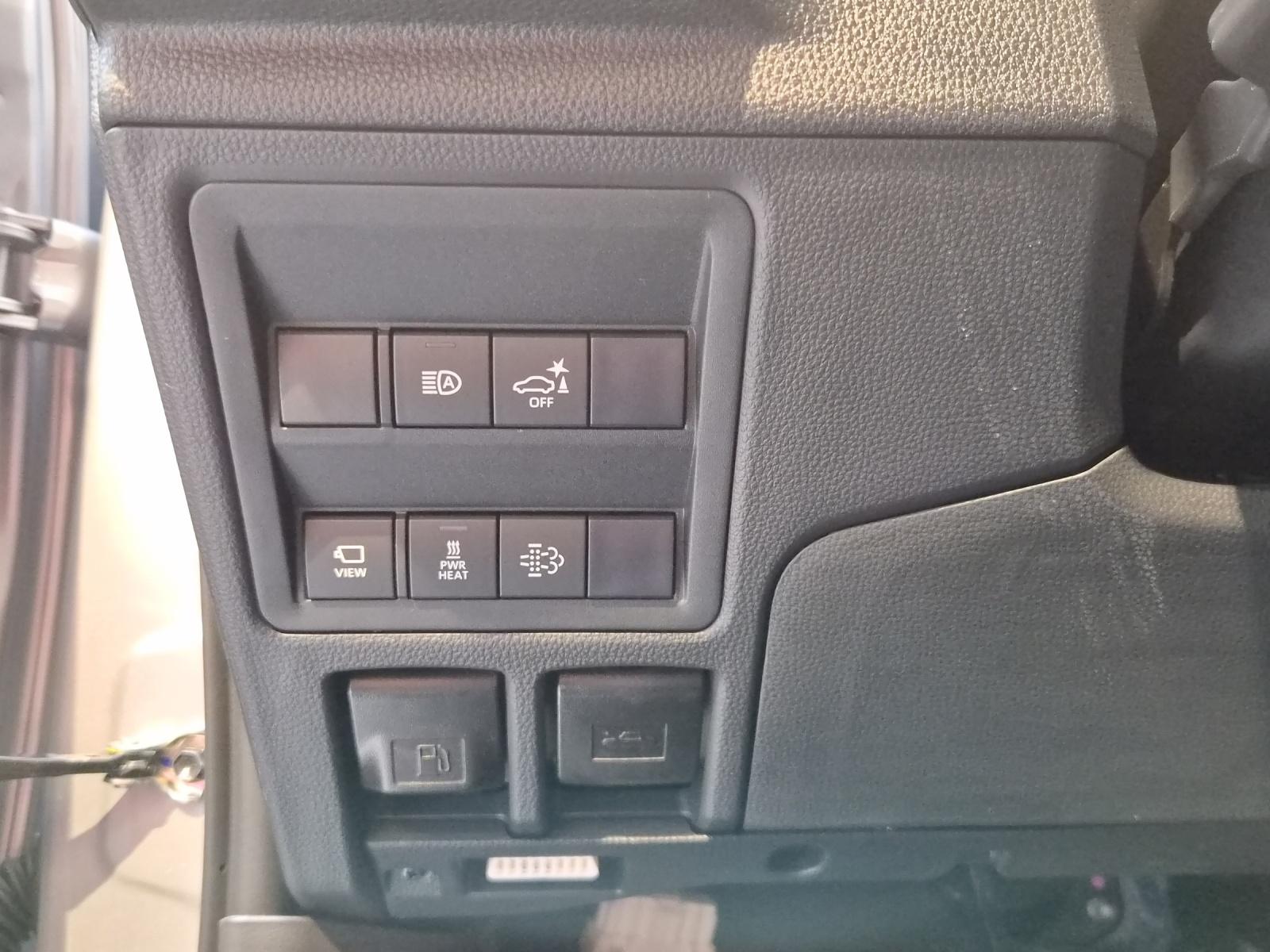 TOYOTA Hilux Double Cab.-Pick-up 2.8 D-4D MHEV 204 Style-image-16