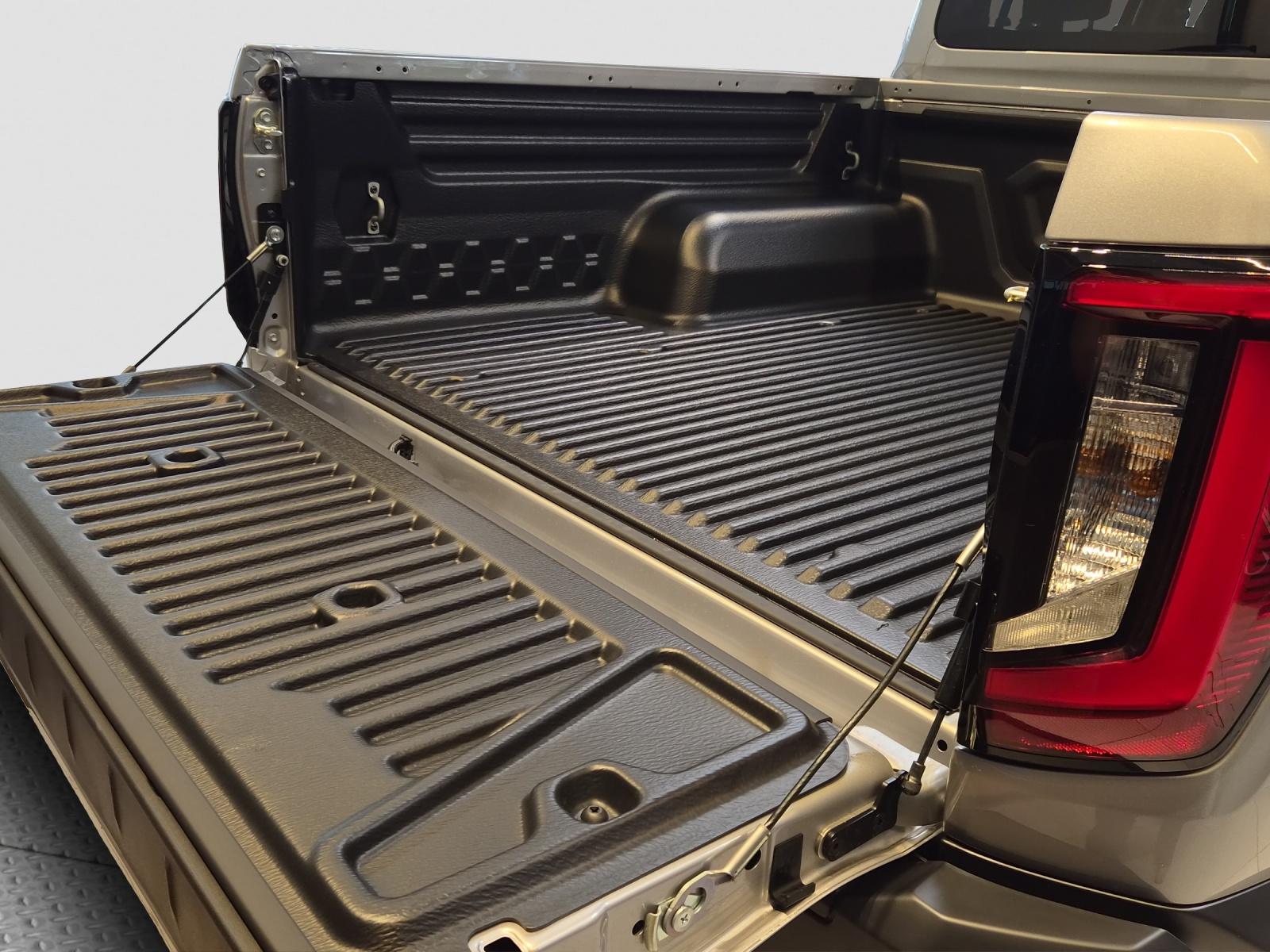 TOYOTA Hilux Double Cab.-Pick-up 2.8 D-4D MHEV 204 Style-image-9