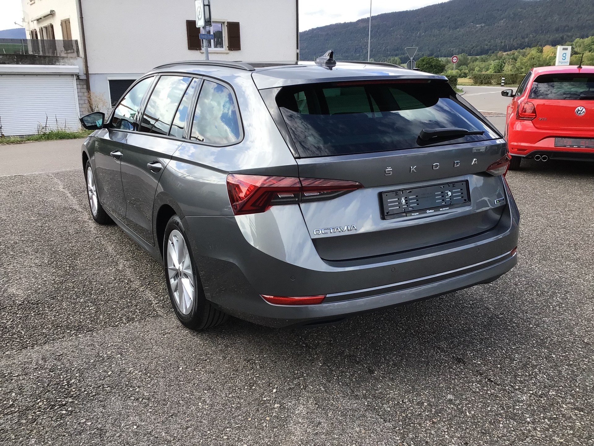 SKODA Octavia Combi 1.5 TSI mHEV DSG Style-image-4