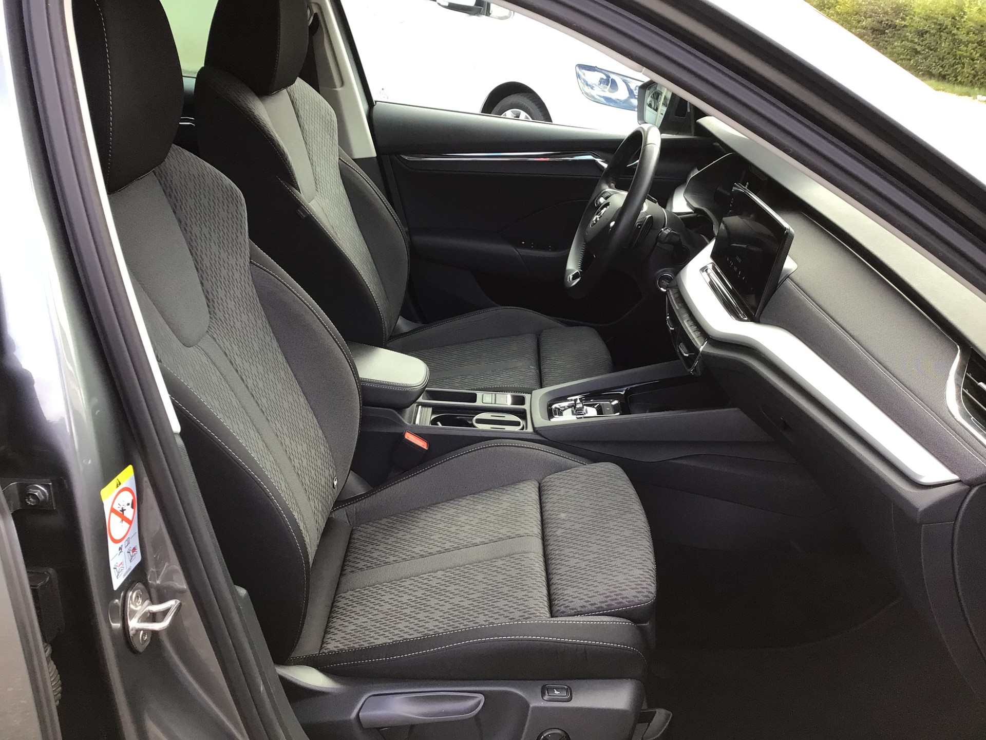 SKODA Octavia Combi 1.5 TSI mHEV DSG Style-image-7