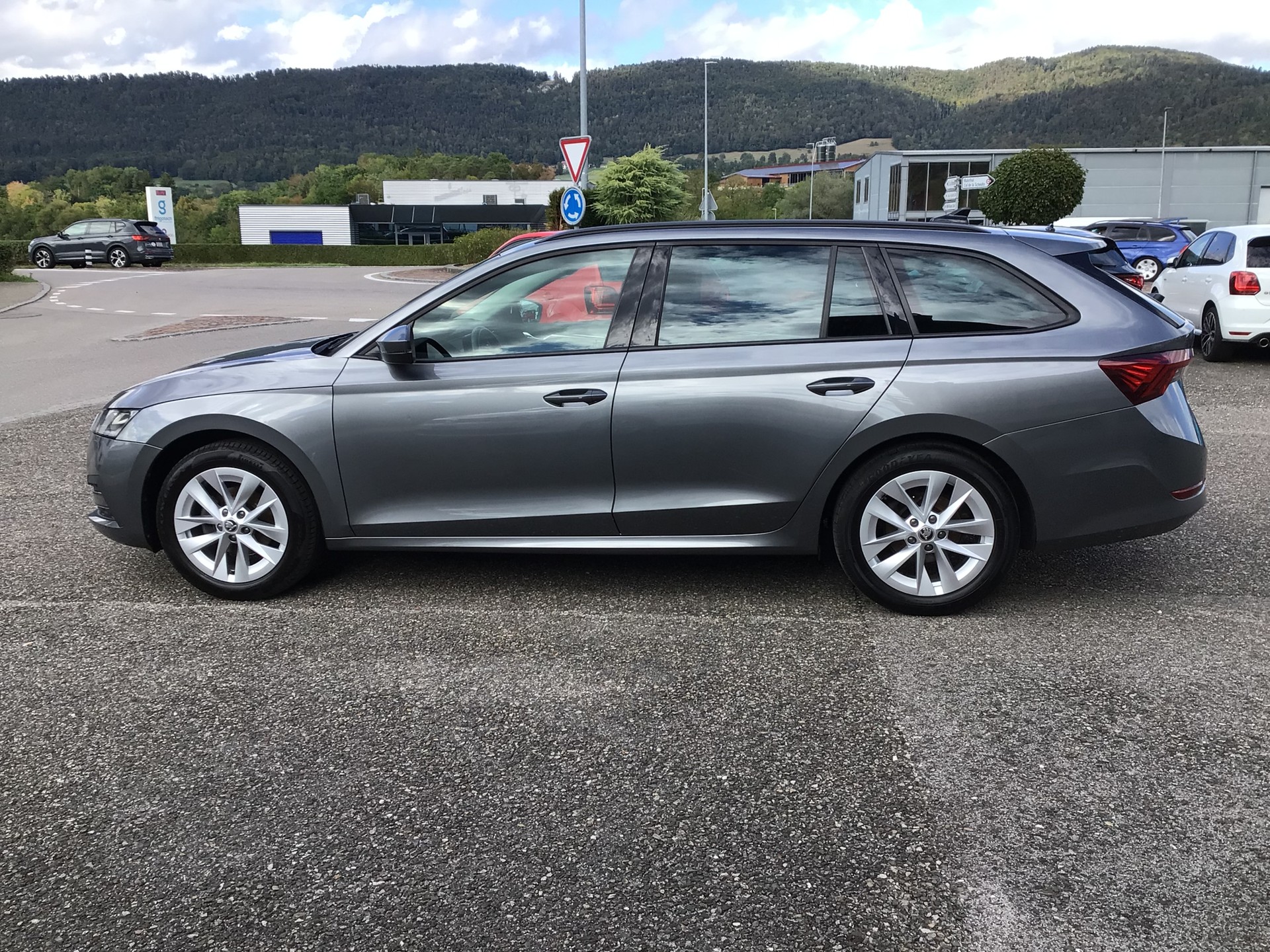 SKODA Octavia Combi 1.5 TSI mHEV DSG Style-image-13