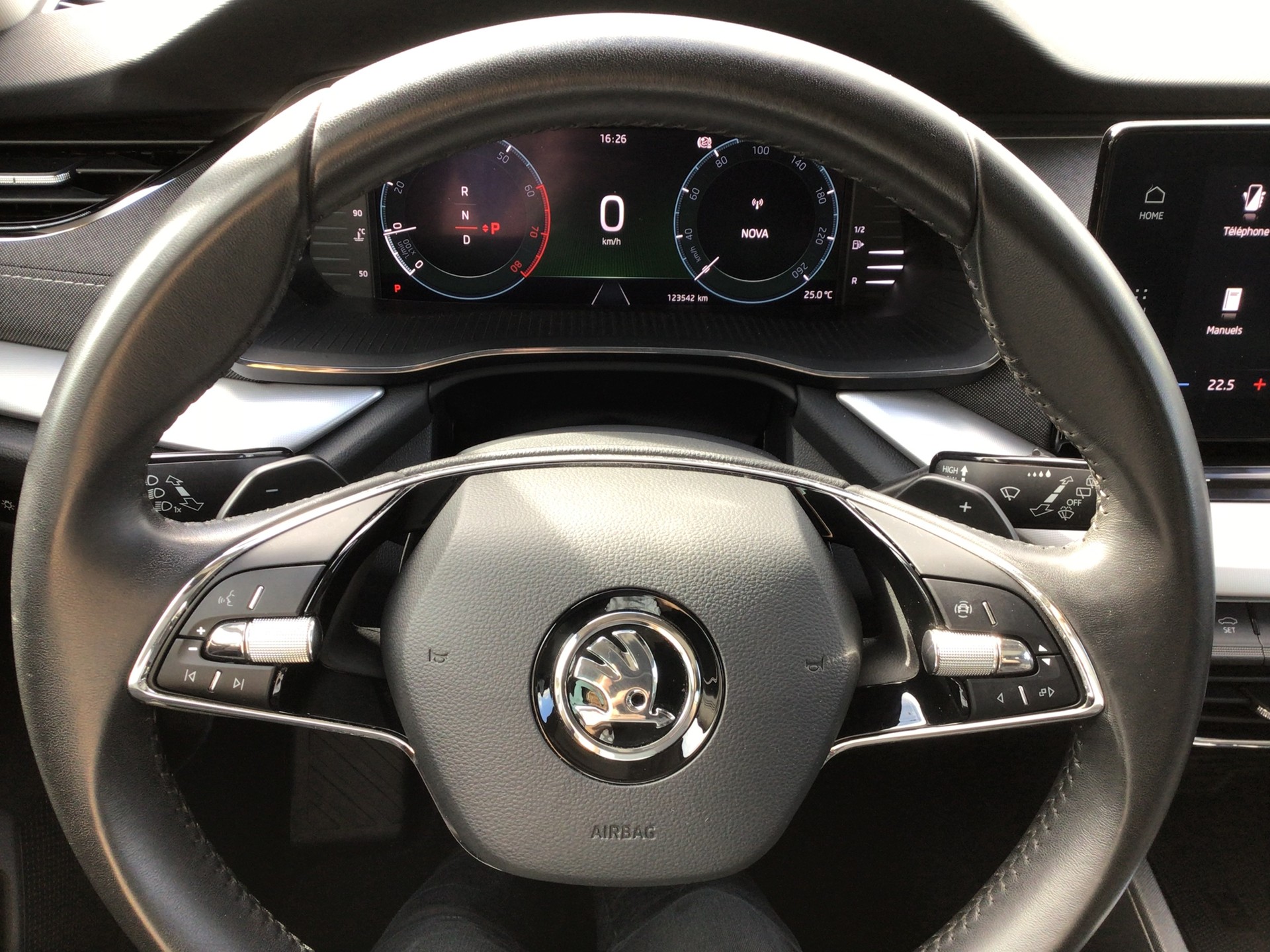 SKODA Octavia Combi 1.5 TSI mHEV DSG Style-image-9