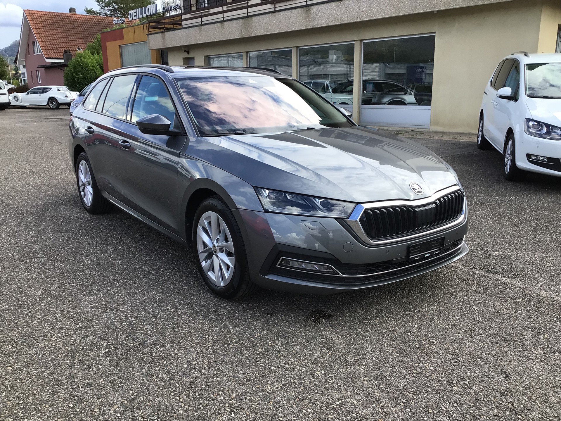 SKODA Octavia Combi 1.5 TSI mHEV DSG Style-image-2