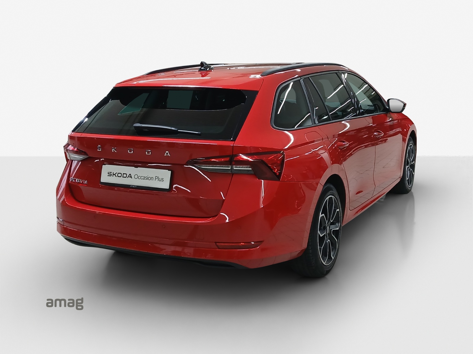 SKODA Octavia Combi 2.0 TDI DSG Ambition-image-4