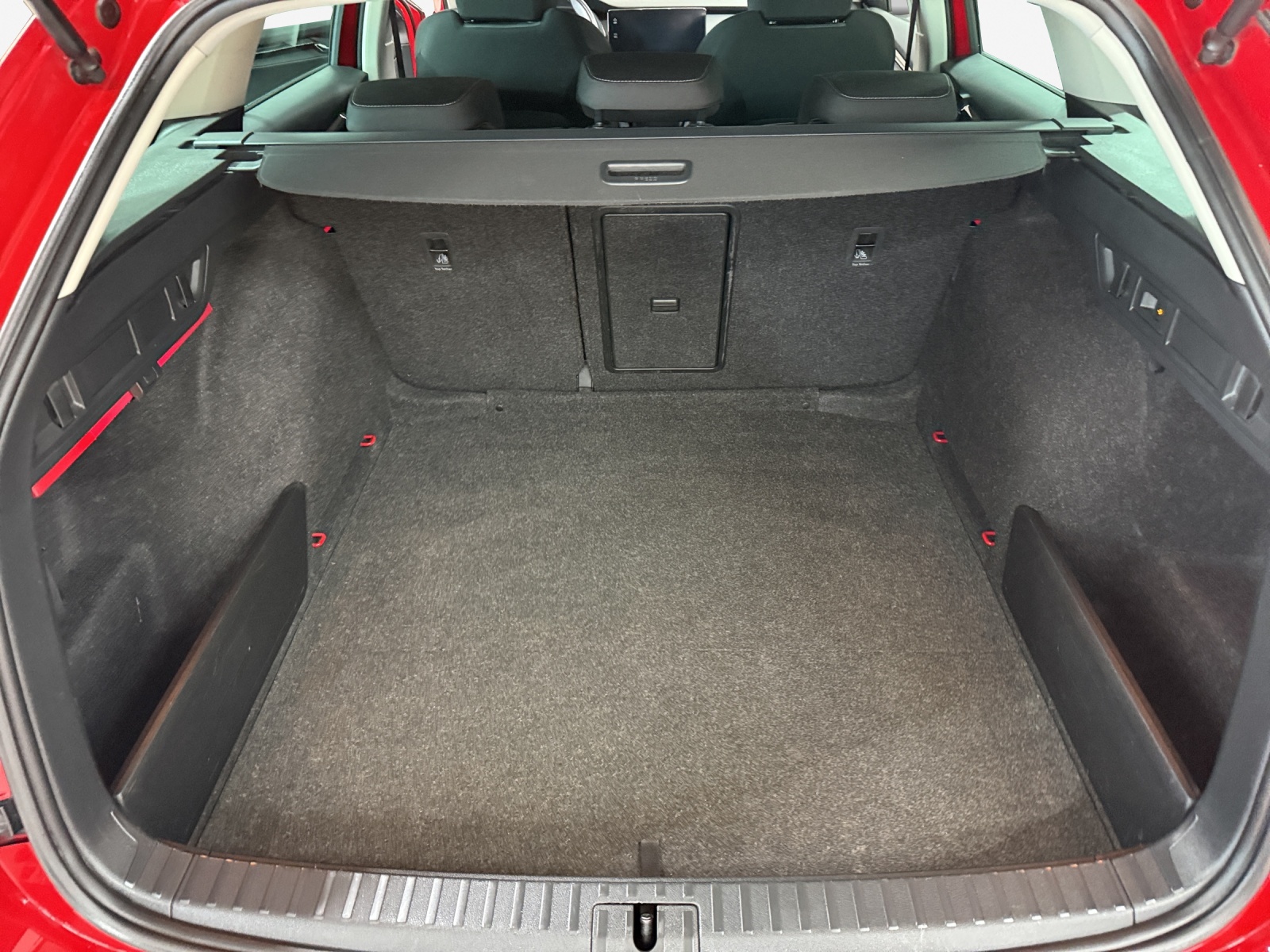 SKODA Octavia Combi 2.0 TDI DSG Ambition-image-12