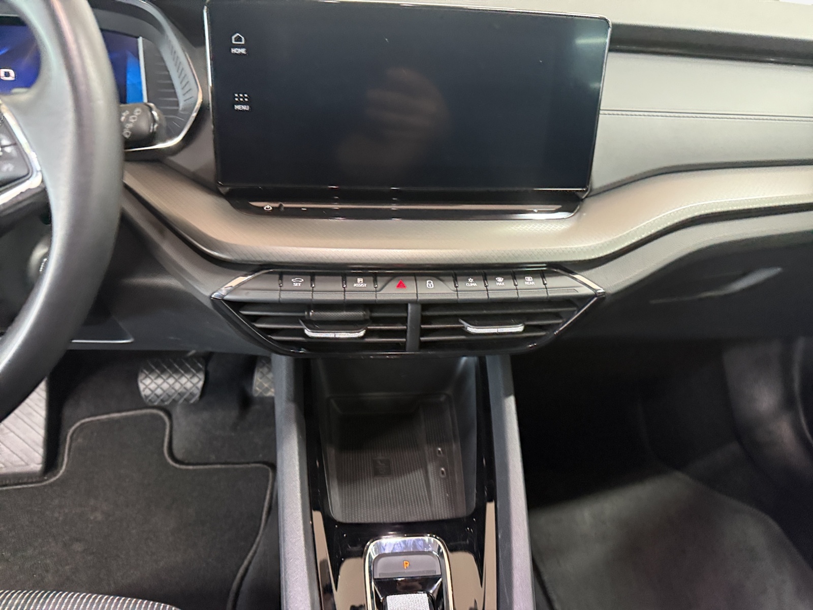 SKODA Octavia Combi 2.0 TDI DSG Ambition-image-10