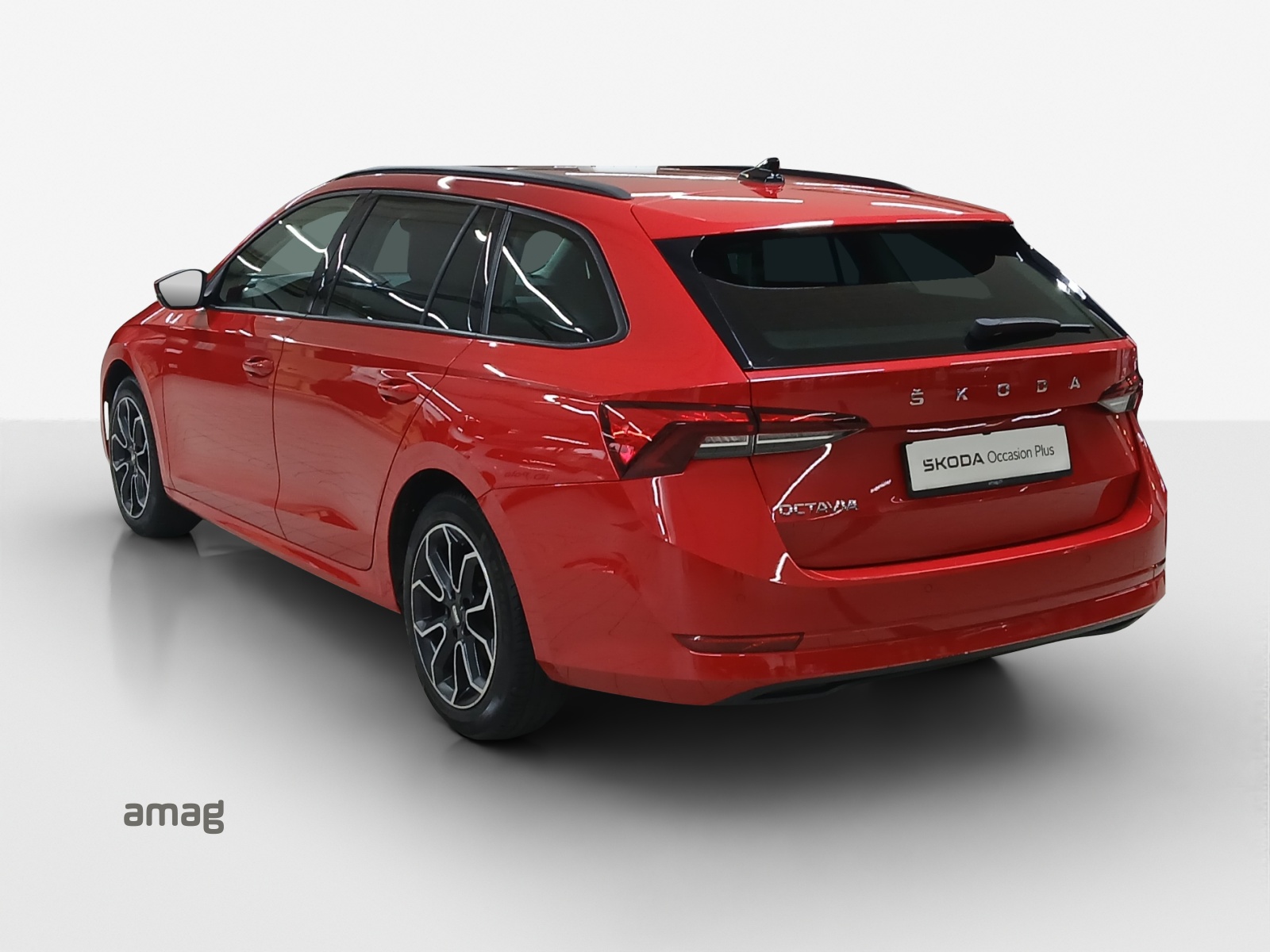 SKODA Octavia Combi 2.0 TDI DSG Ambition-image-2
