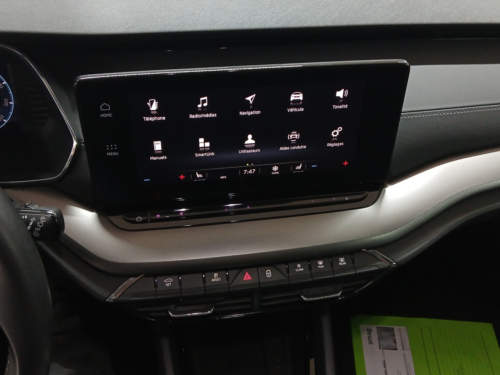 SKODA Octavia Combi 2.0 TDI DSG Ambition-image-10
