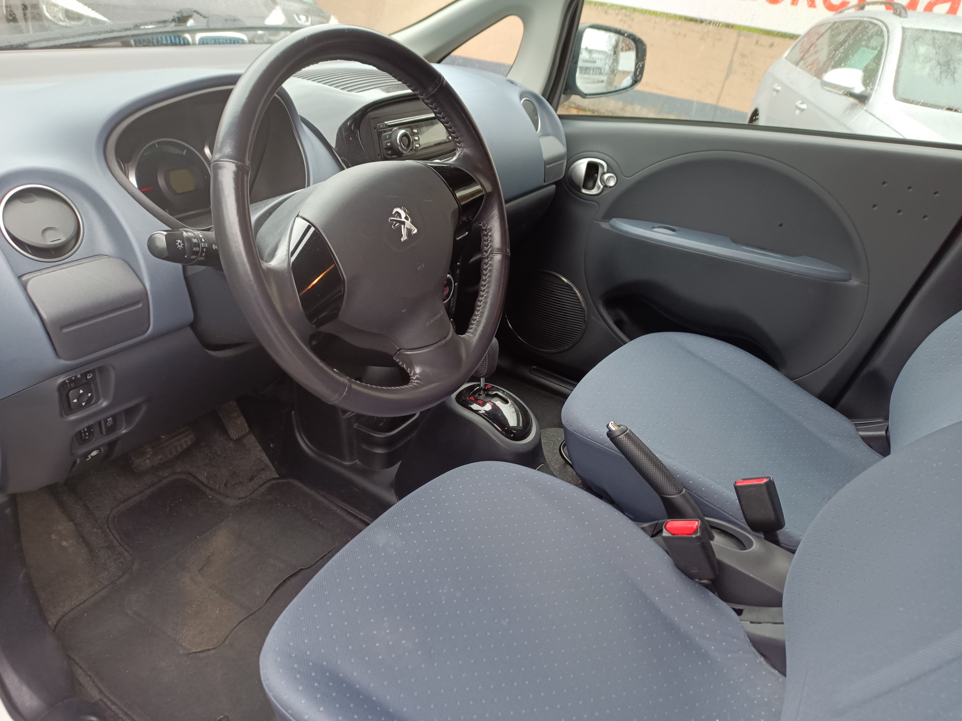 PEUGEOT iON-image-5