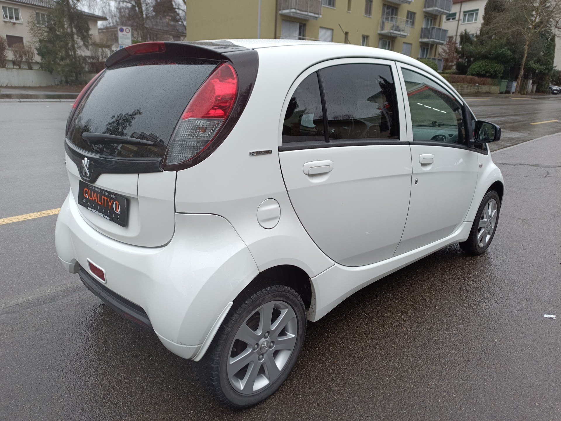 PEUGEOT iON-image-4