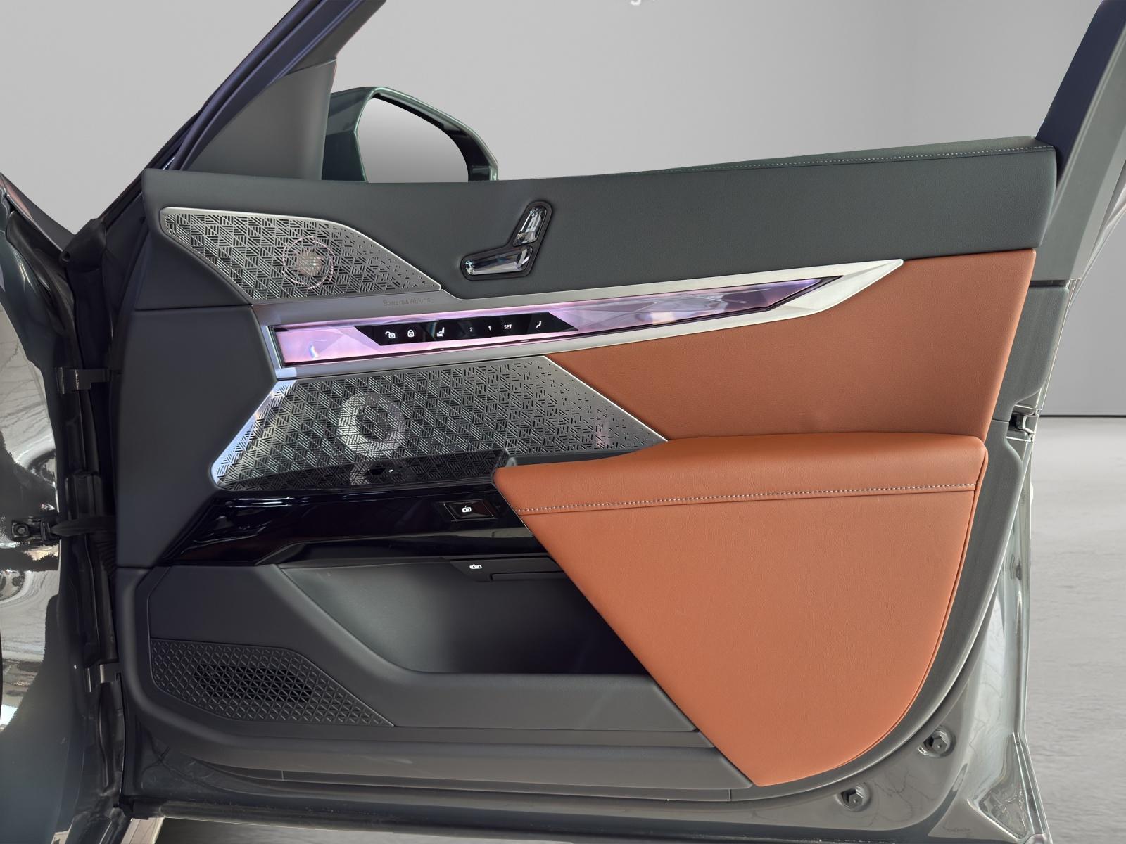 BMW i7 G70 xDrive60 M-SportPaketPro-image-17