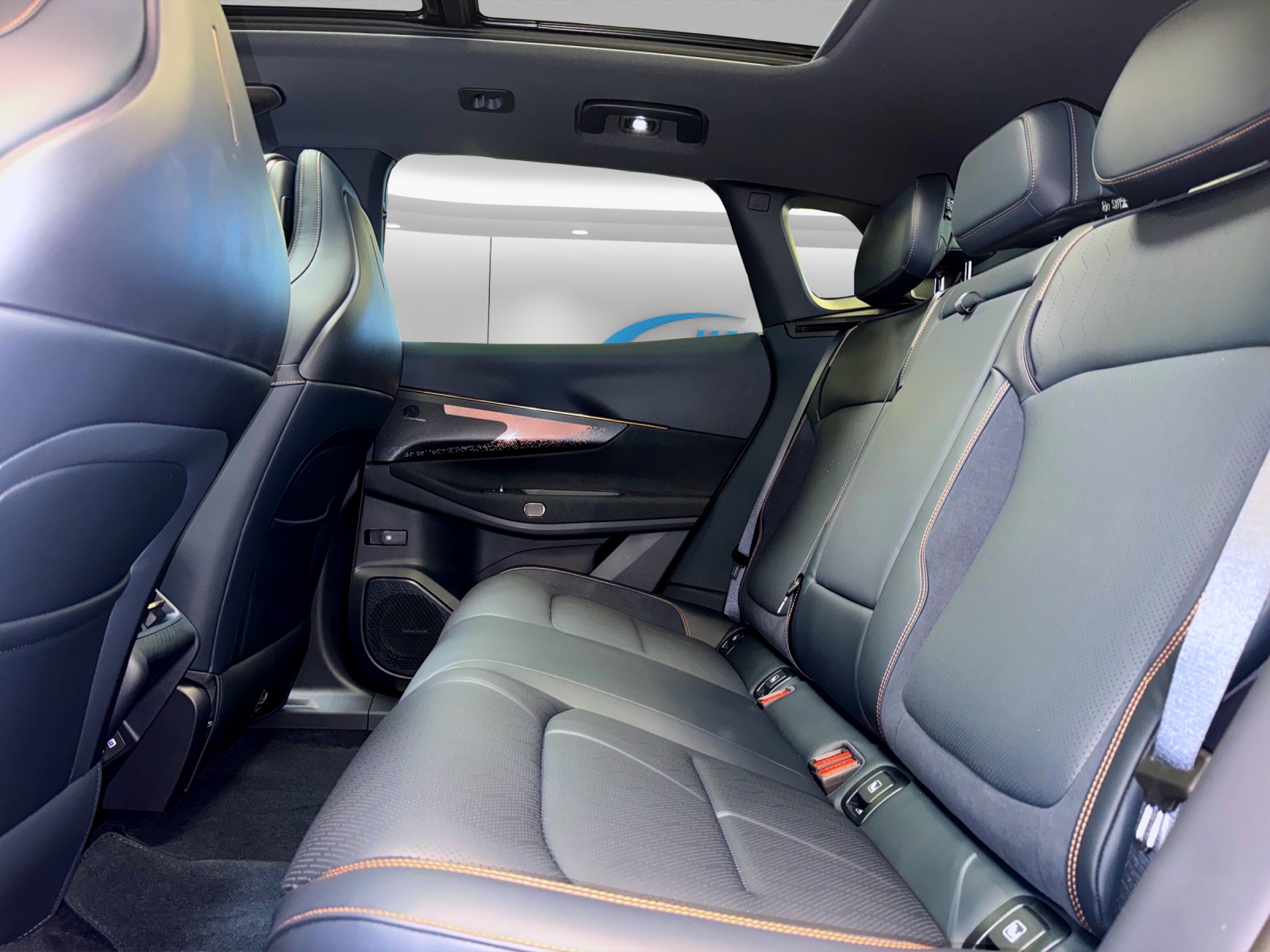 LYNK & CO 08 1.5 PHEV More-image-13