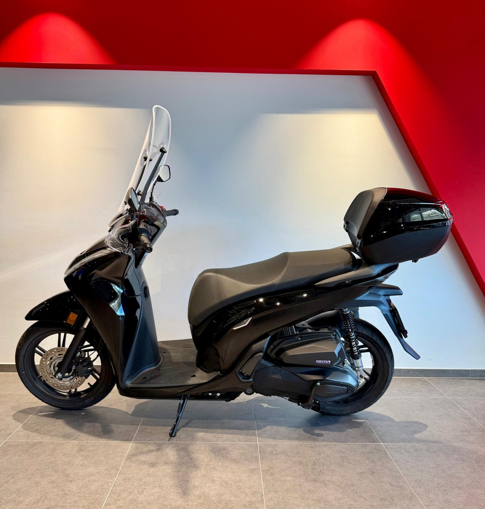 HONDA SH 350 Sporty Smart Top Box-showroom-element-2