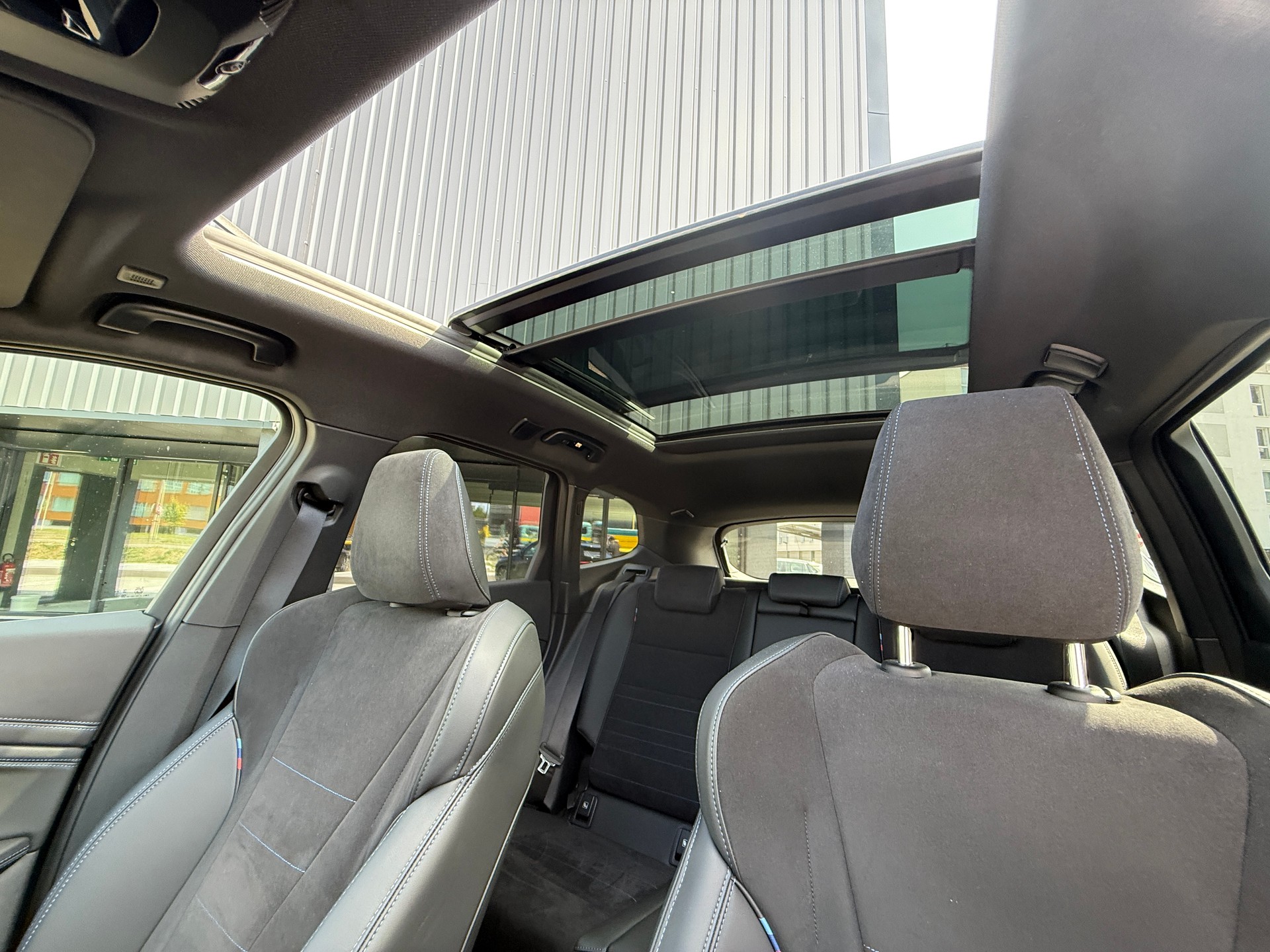 BMW X1 xDrive 23i 48V M Sport * Werksgarantie * * Top-Austattung *-image-7