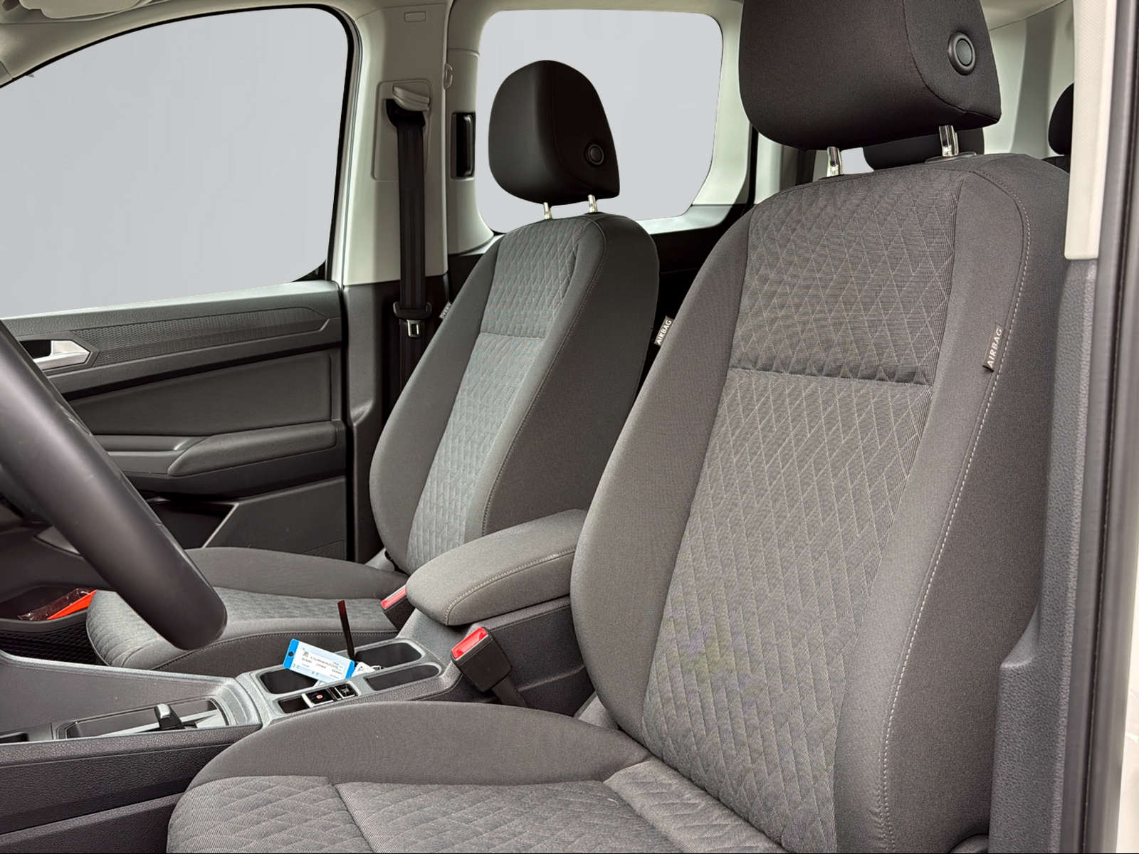 VW Caddy 1.5 TSI Life DSG-image-4