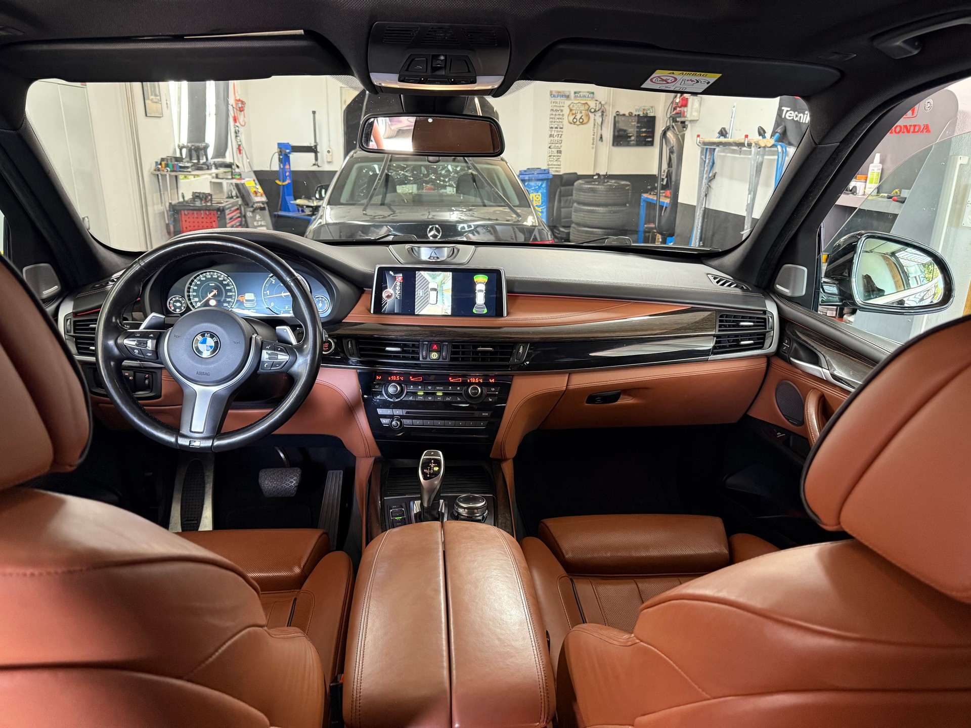 BMW X5 xDrive 40d Steptronic-image-16