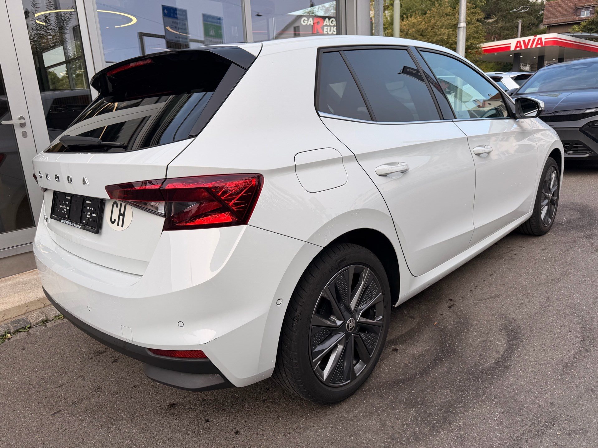 SKODA Fabia 1.0 TSI DSG STYLE *** PANORAMAGLASDACH & ANHÄNGEKUPPLUNG ***-showroom-element-3