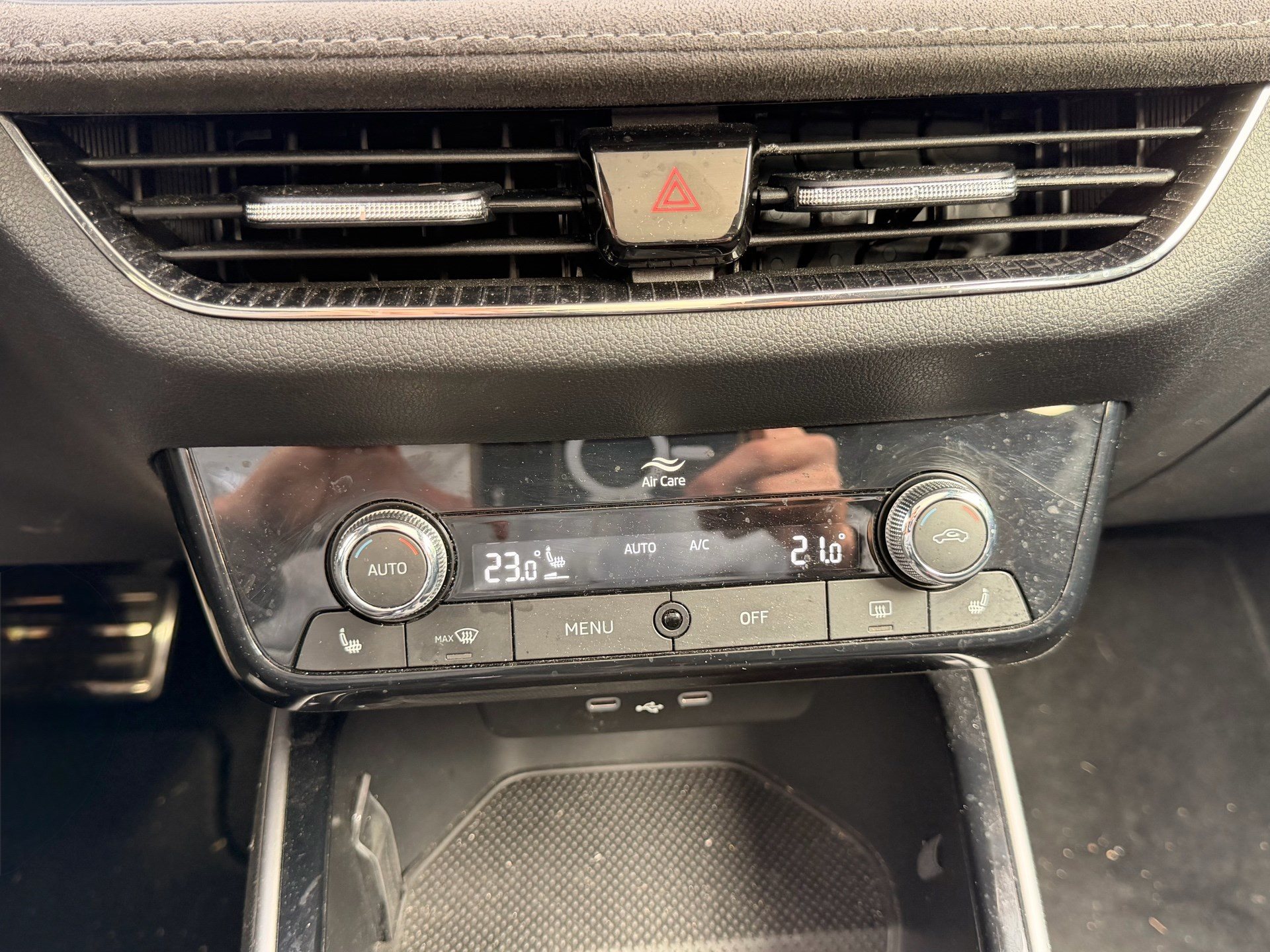 SKODA Fabia 1.0 TSI DSG STYLE *** PANORAMAGLASDACH & ANHÄNGEKUPPLUNG ***-image-21