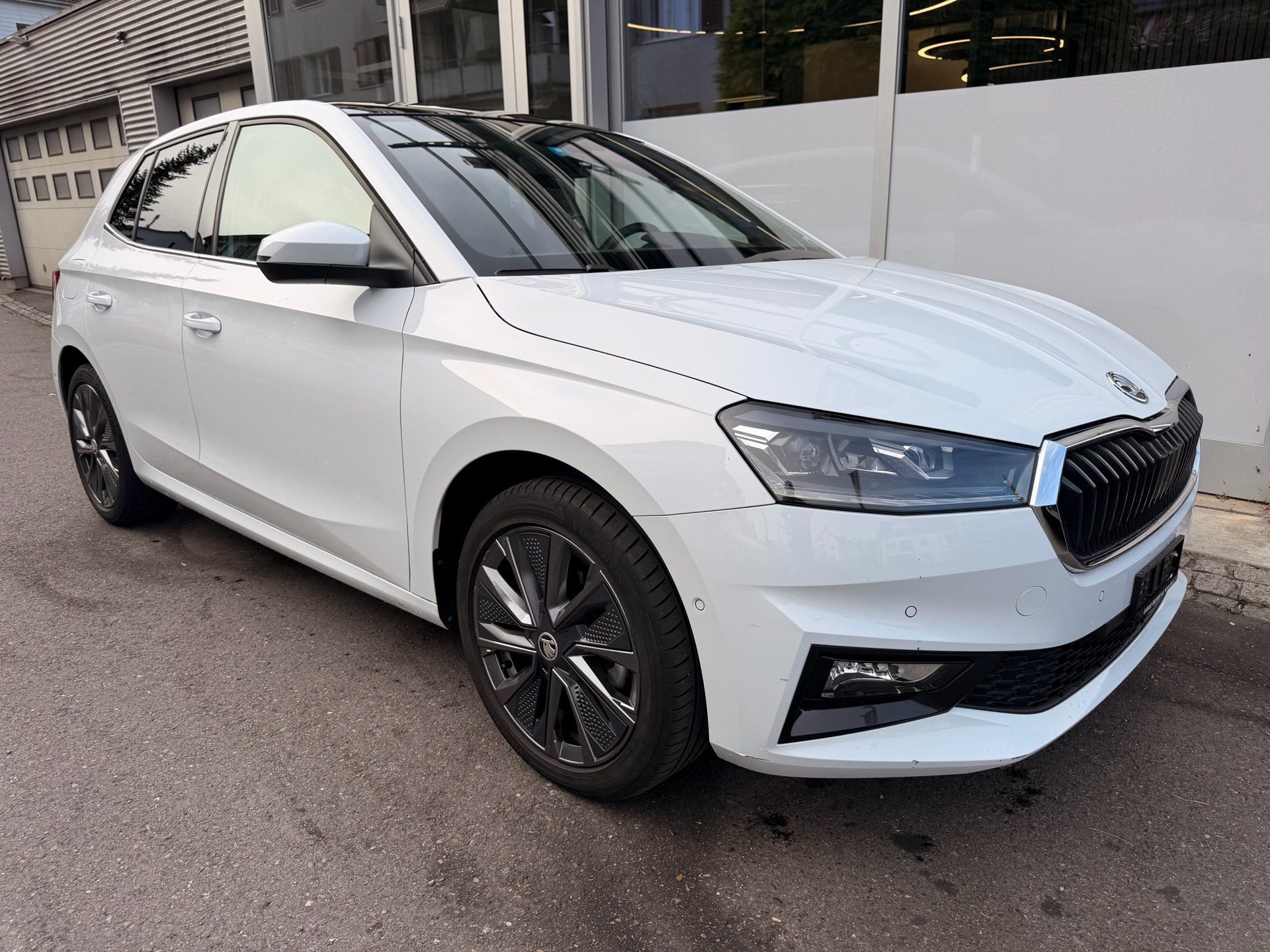 SKODA Fabia 1.0 TSI DSG STYLE *** PANORAMAGLASDACH & ANHÄNGEKUPPLUNG ***-showroom-element-2