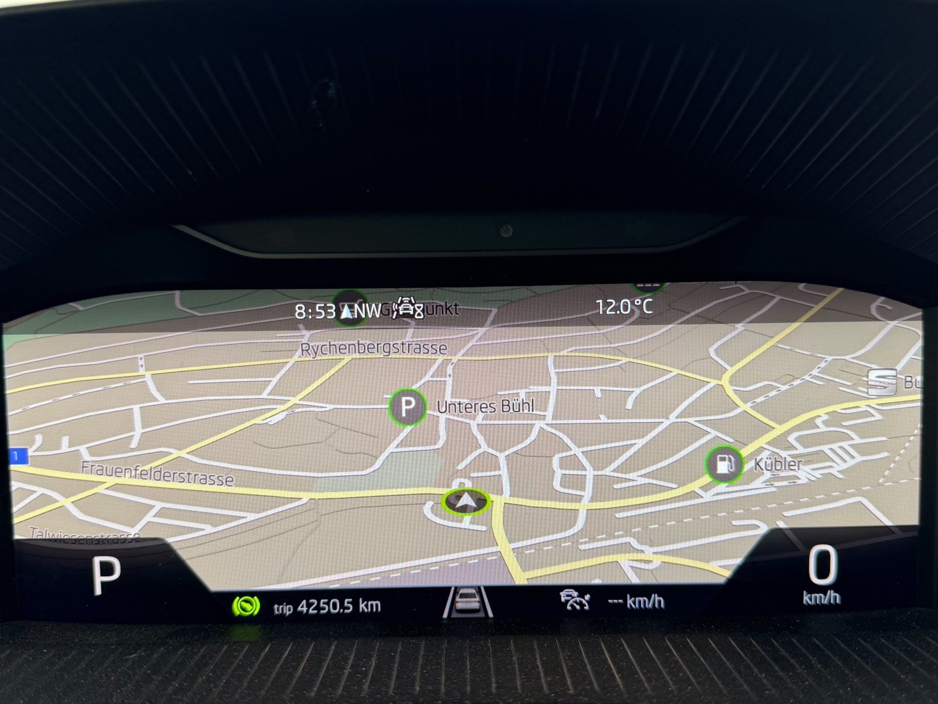 SKODA Fabia 1.0 TSI DSG STYLE *** PANORAMAGLASDACH & ANHÄNGEKUPPLUNG ***-image-12