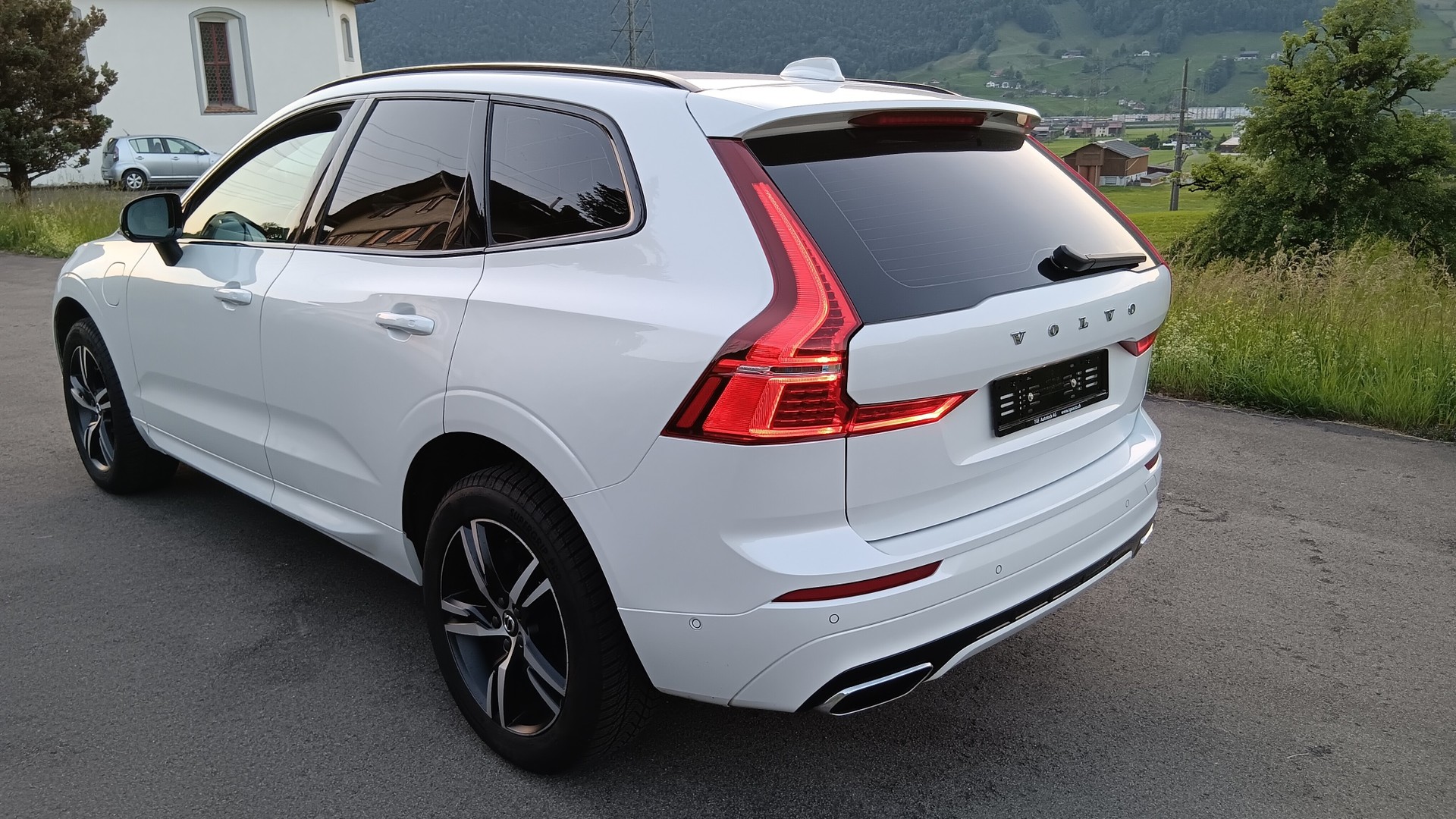 VOLVO XC60 T8 eAWD R-Design Geartronic-image-10