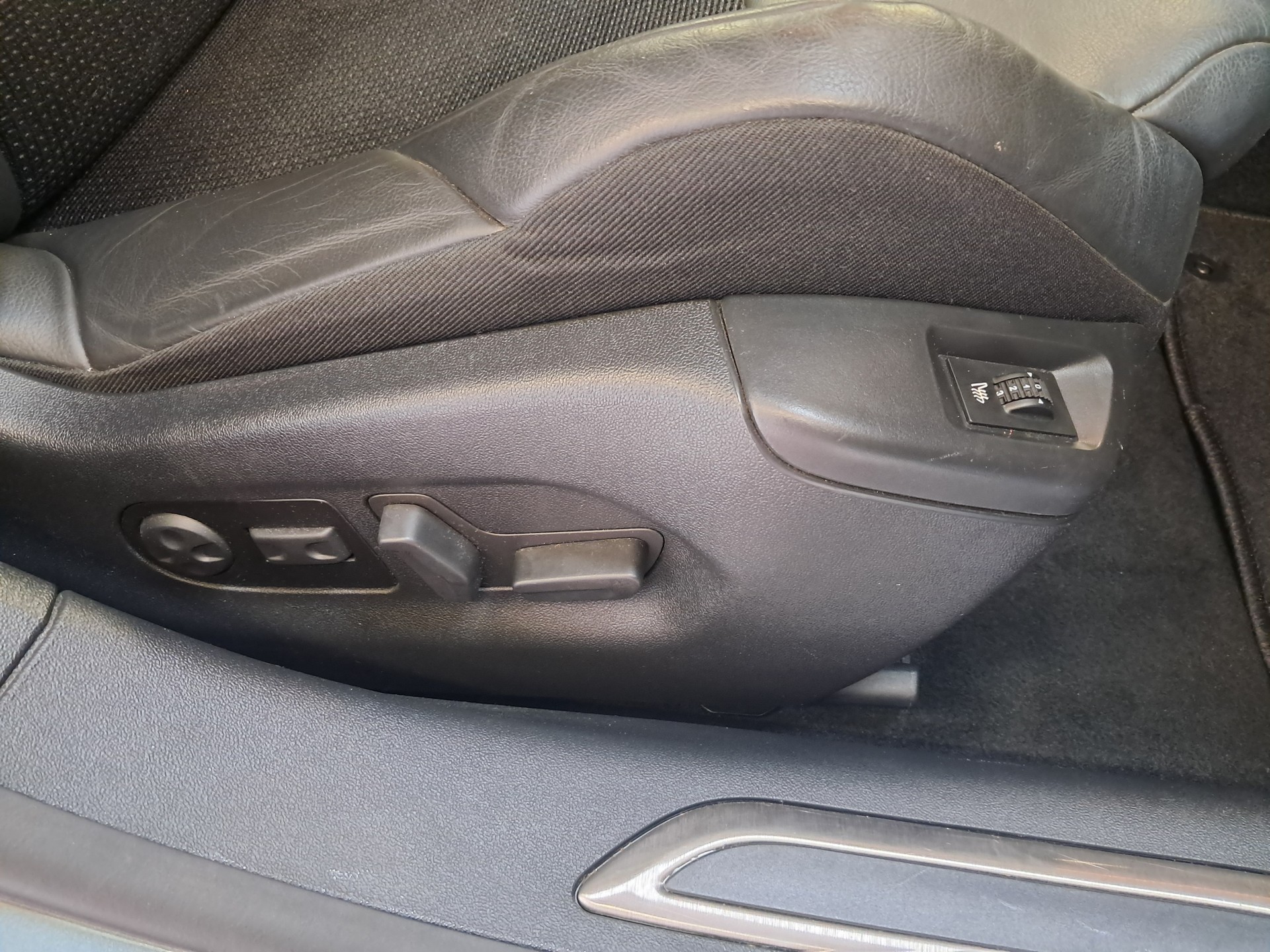 CITROEN C5 Tourer 2.0 HDi Exclusive Automatic-image-8