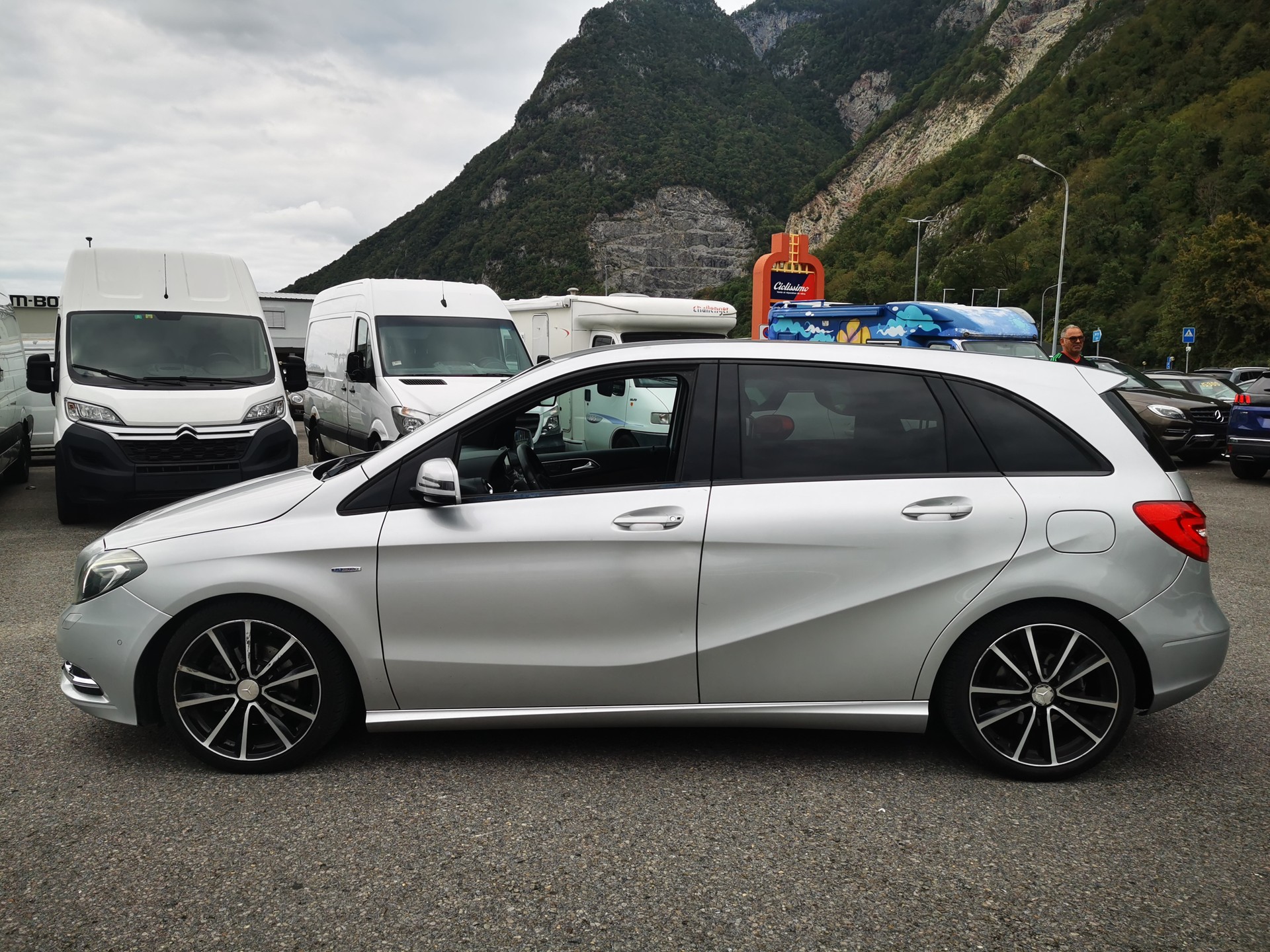 MERCEDES-BENZ B 200 7G-DCT-image-0