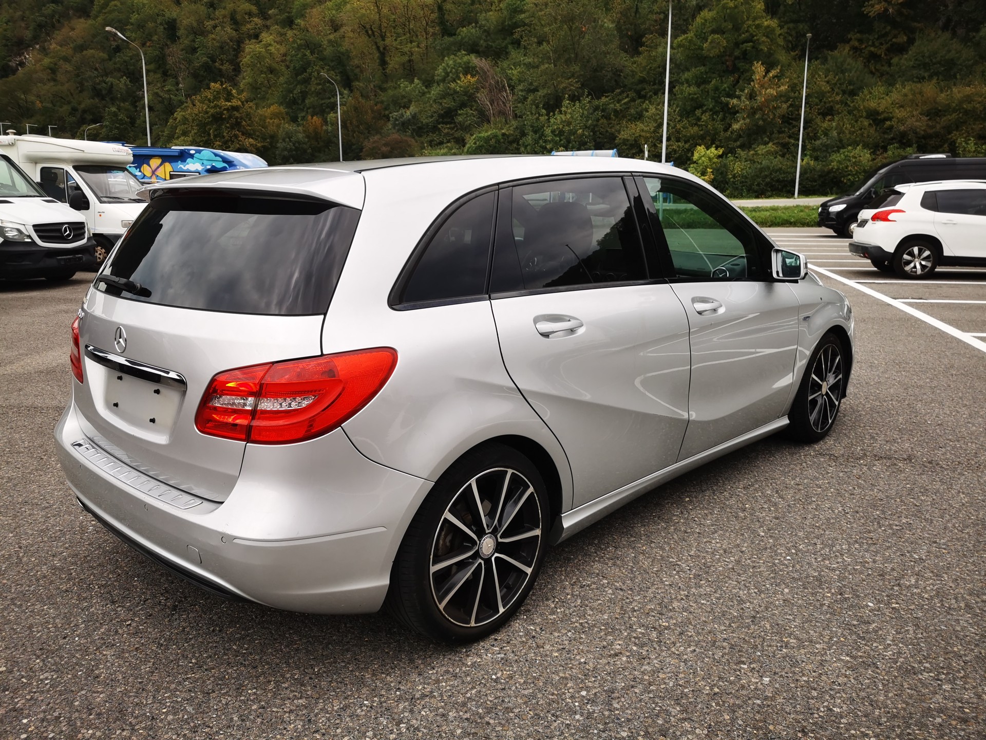 MERCEDES-BENZ B 200 7G-DCT-image-4