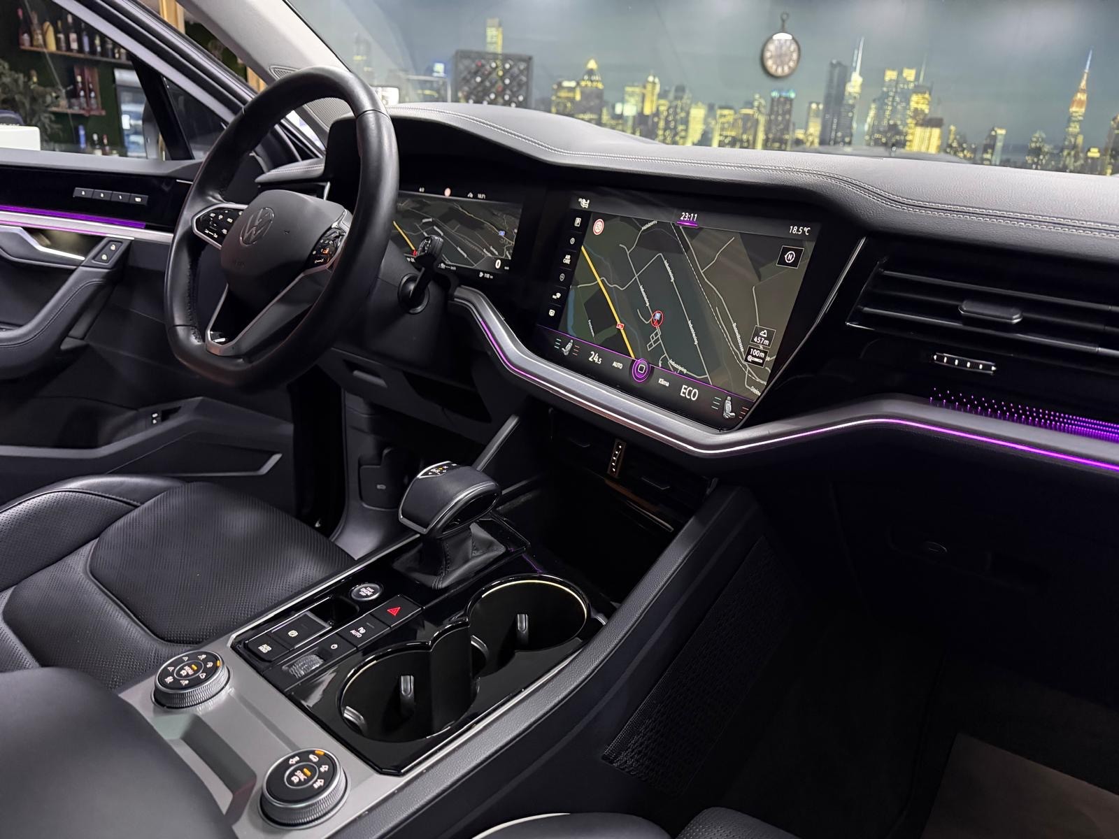 VW Touareg 3.0 TSI eHybrid Elegance Tiptronic / Panorama-image-13