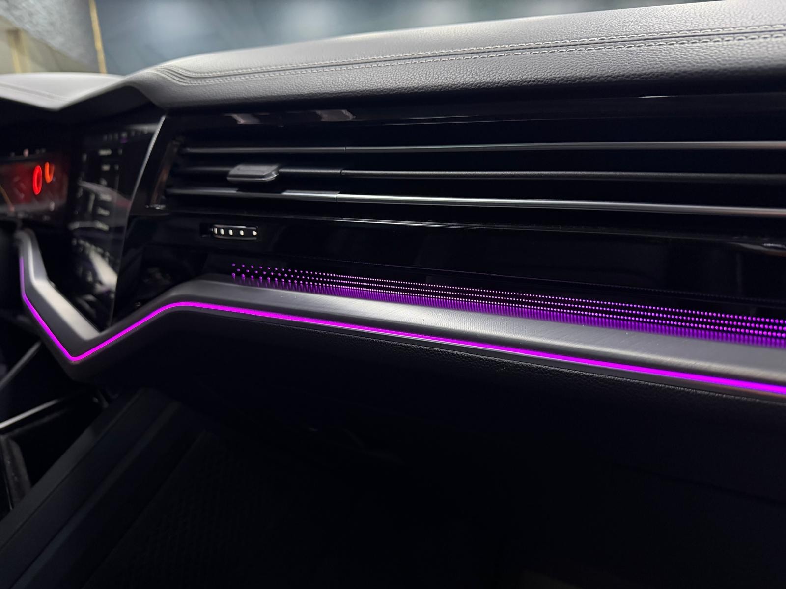 VW Touareg 3.0 TSI eHybrid Elegance Tiptronic / Panorama-image-24
