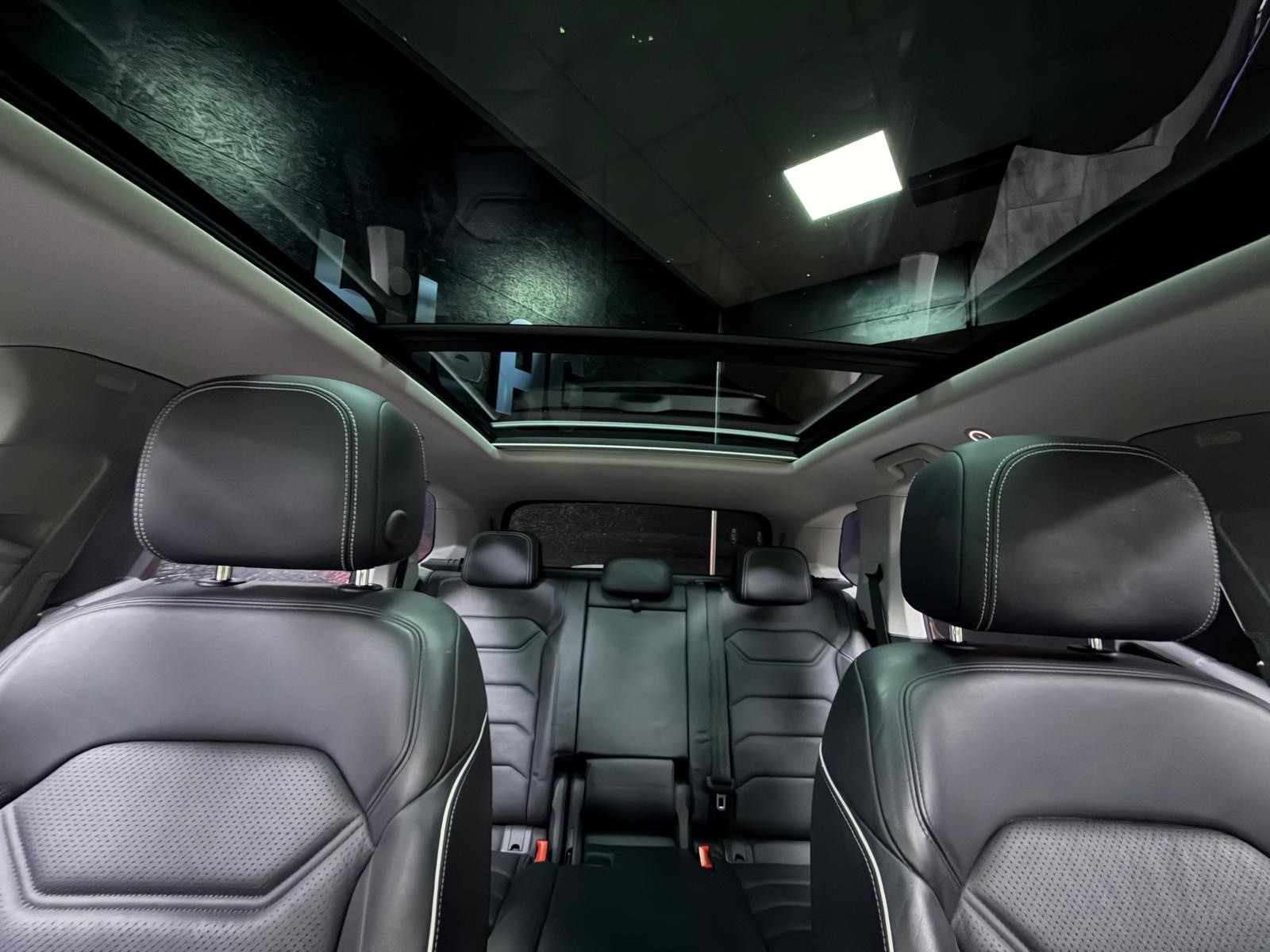 VW Touareg 3.0 TSI eHybrid Elegance Tiptronic / Panorama-image-15